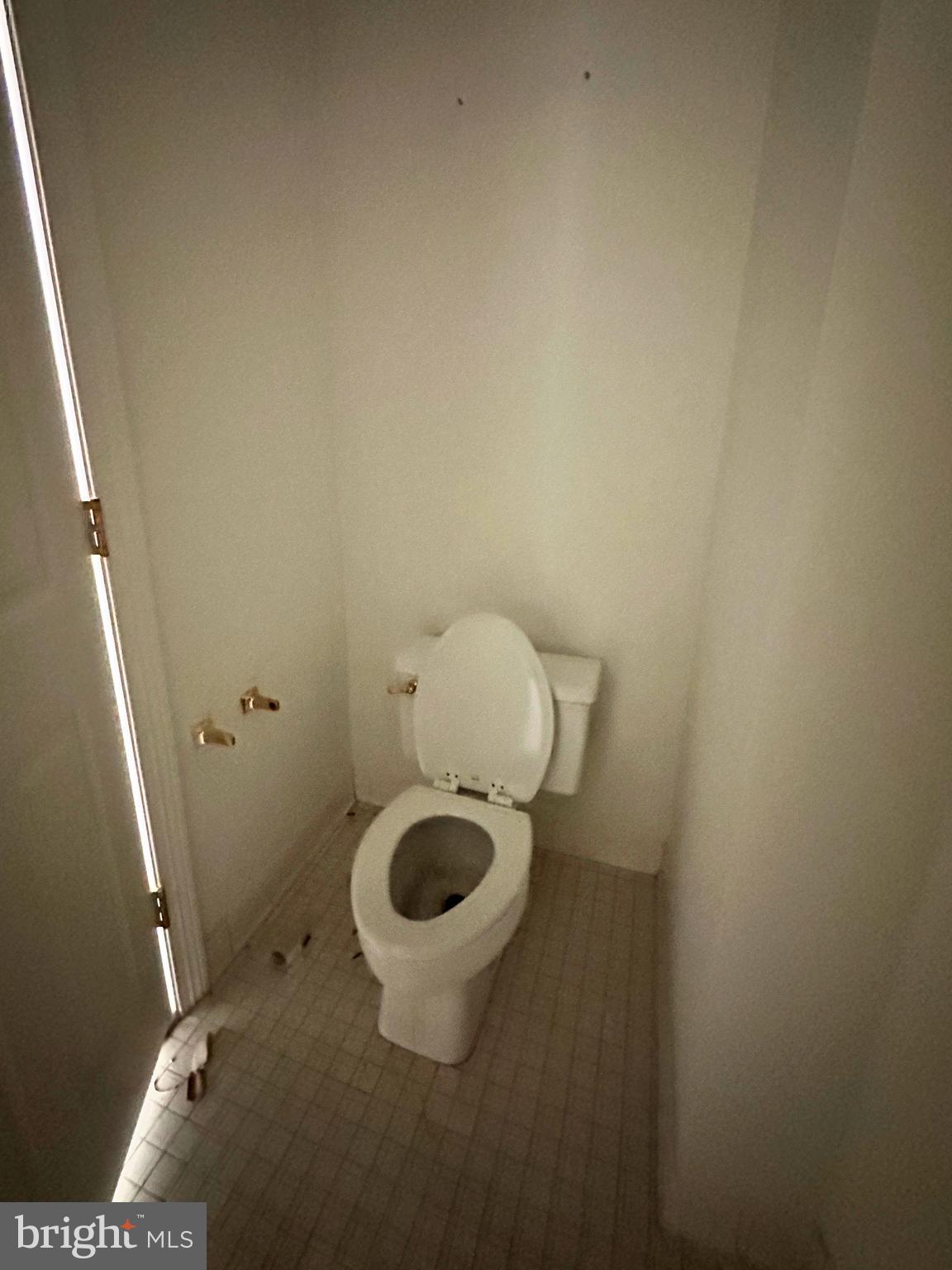 HARBOR COURT CONDOMINIUMS - Residential