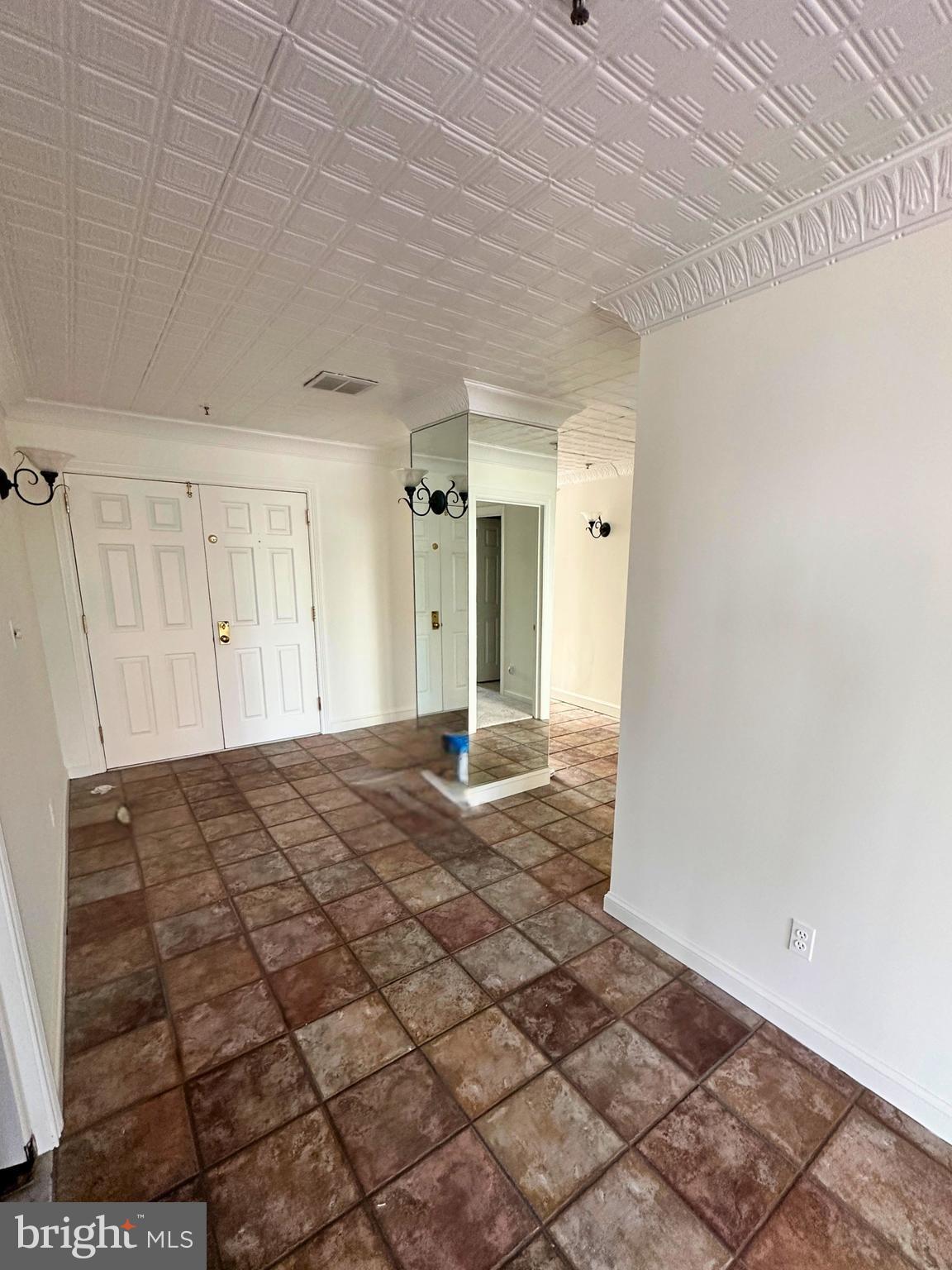 HARBOR COURT CONDOMINIUMS - Residential