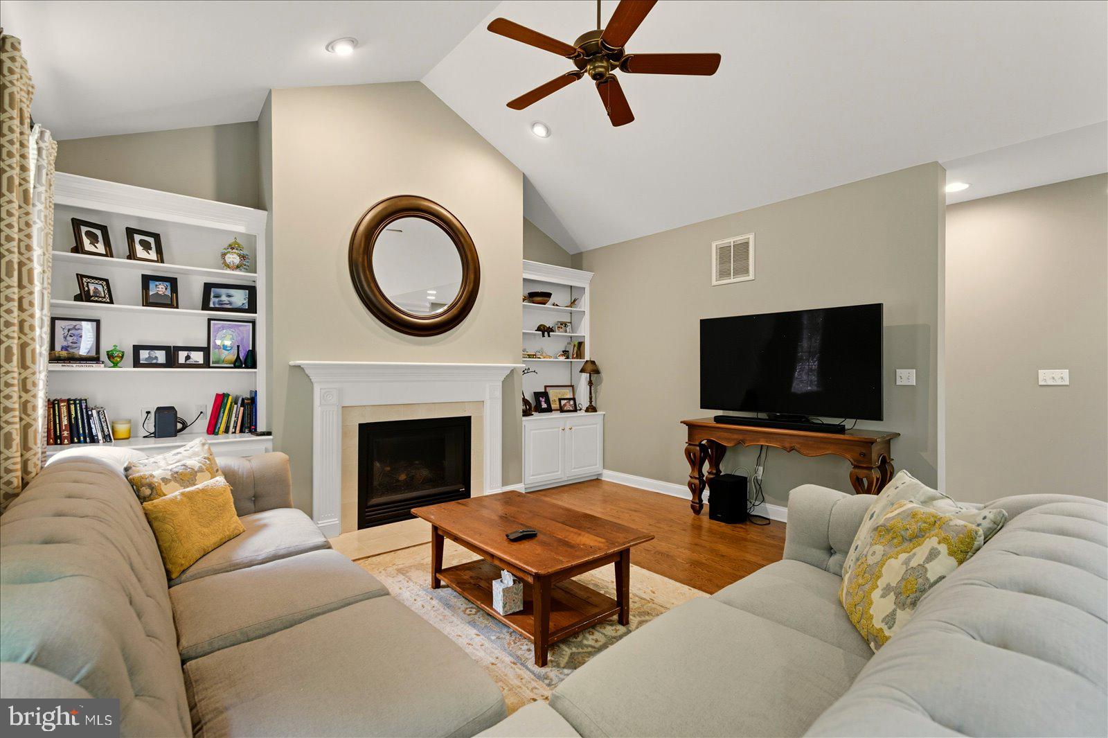 OLDE TOWN - Residential