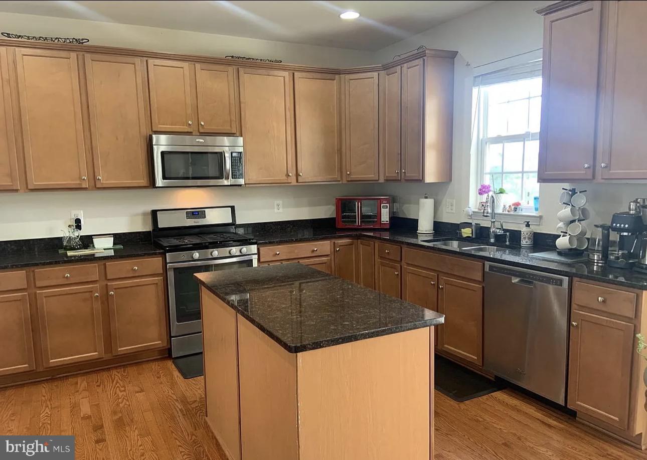 1484 CASUAL WATER WAY