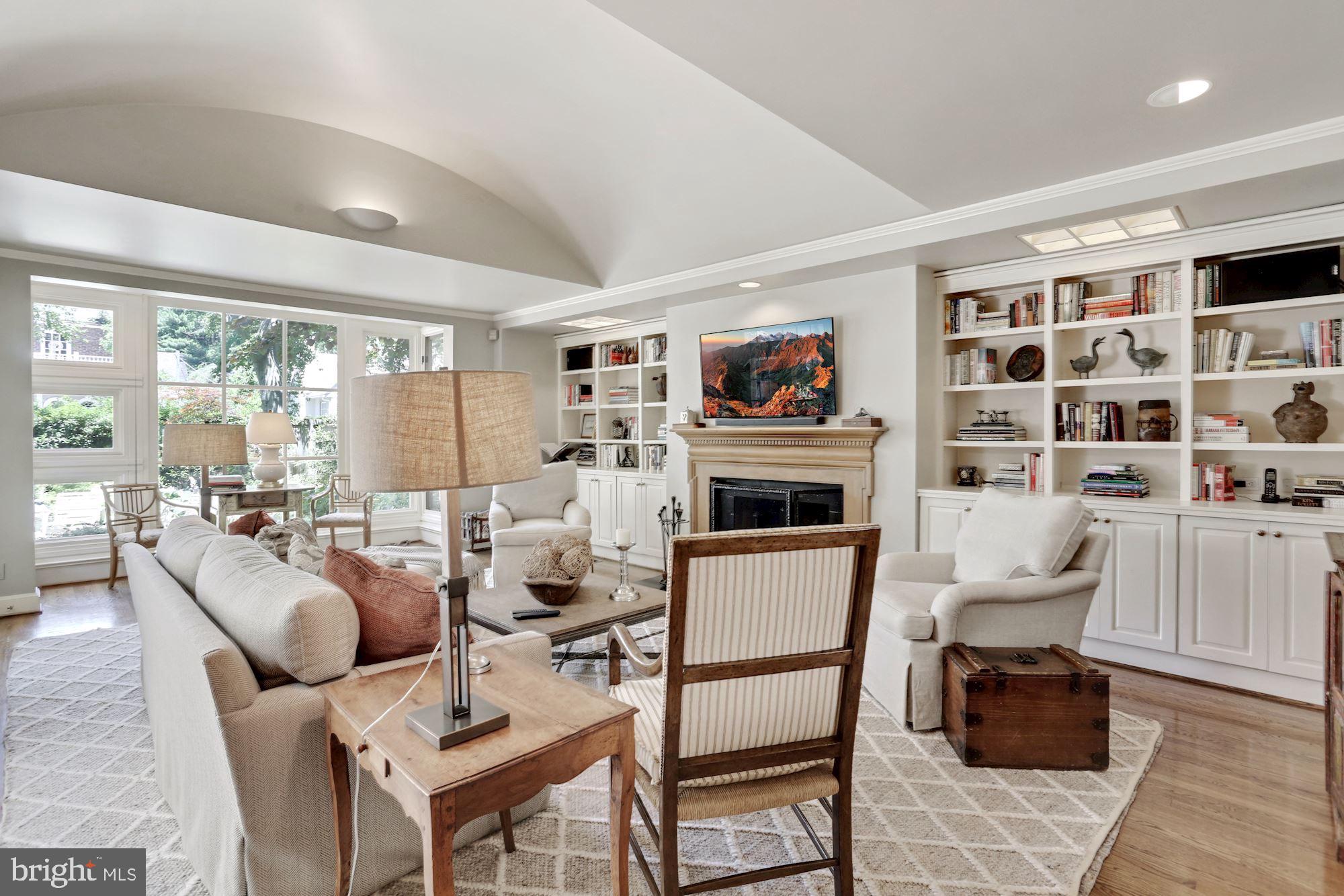 WESLEY HEIGHTS - Residential