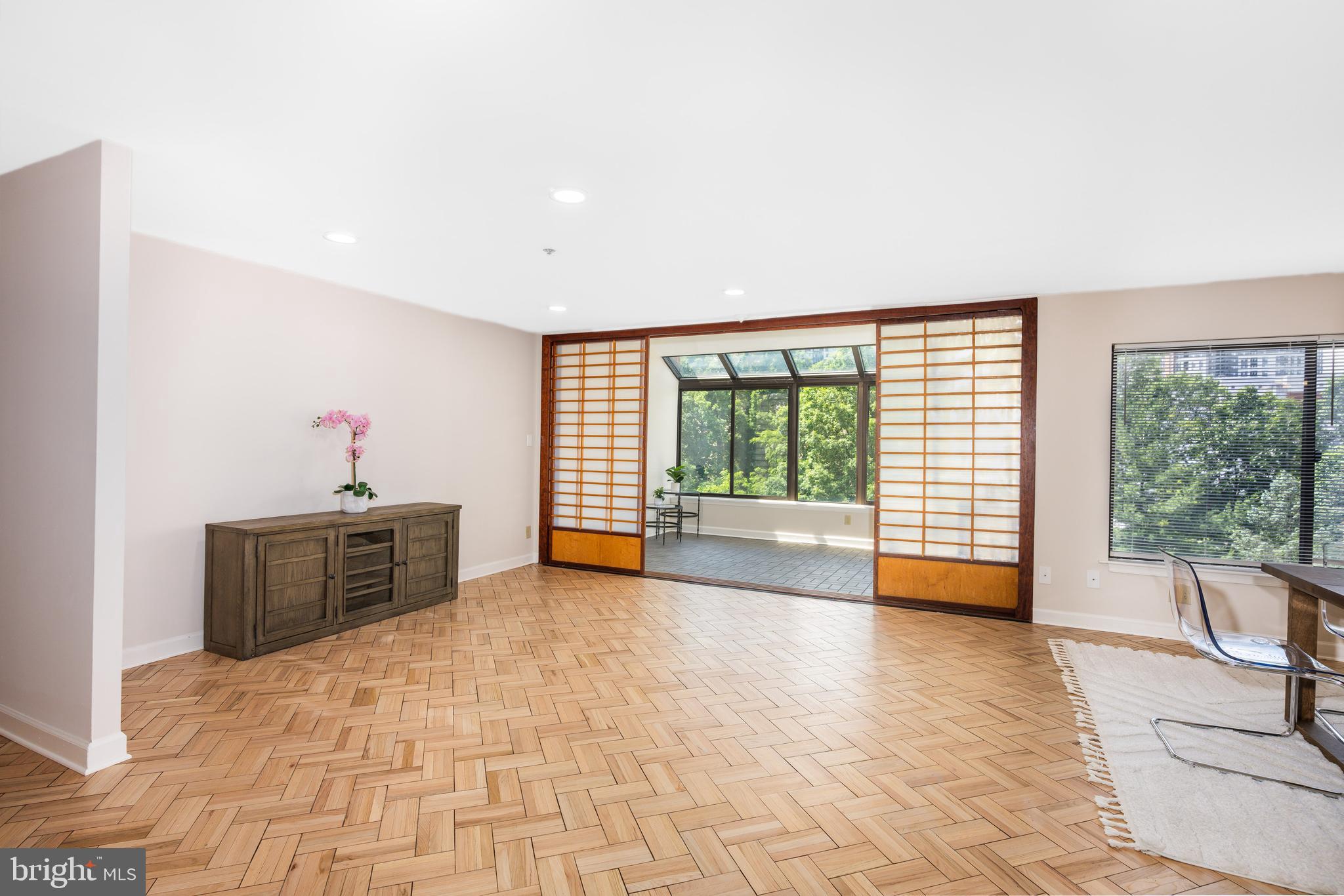 3 SOUTHERLY COURT 605