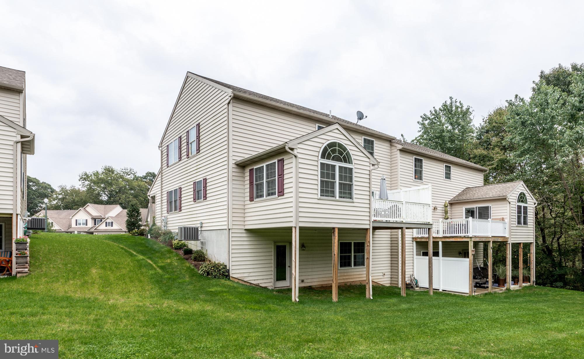 WOODS EDGE OF ELIZABETHTOWN - Residential