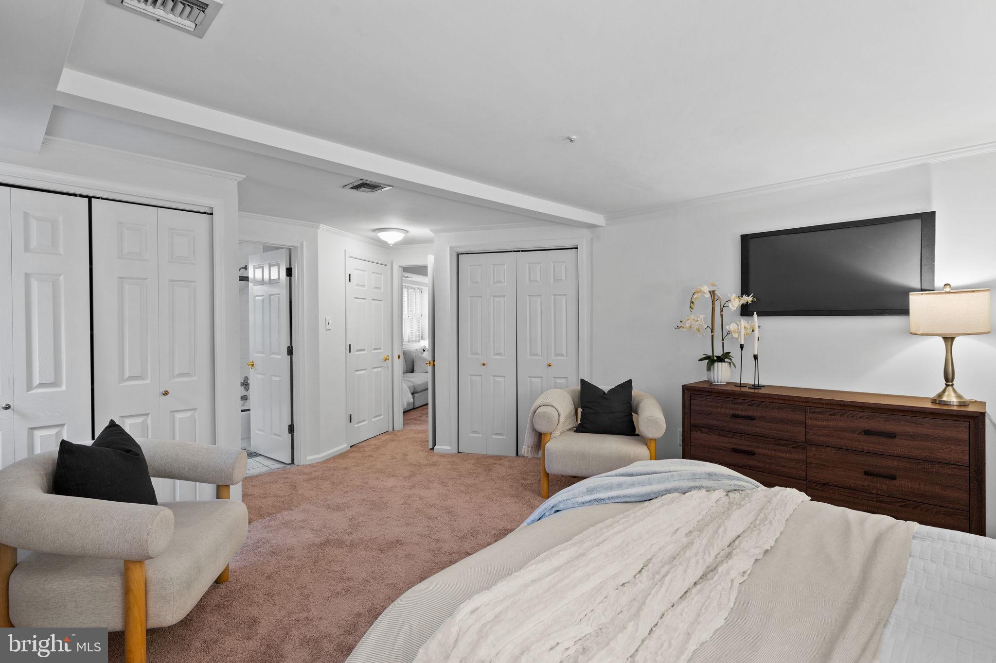 CHURCHILL COURT - Residential