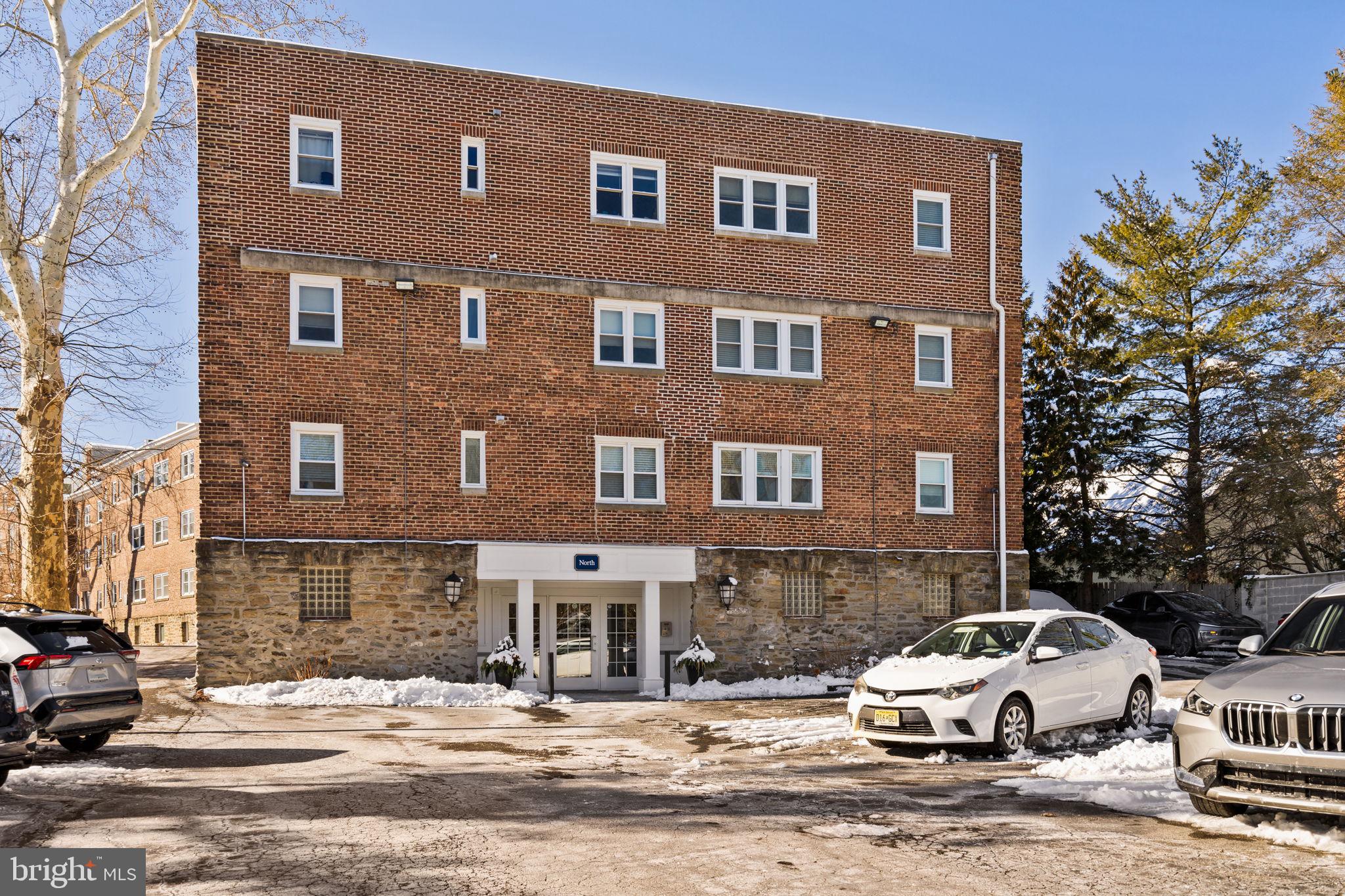 CHURCHILL COURT - Residential