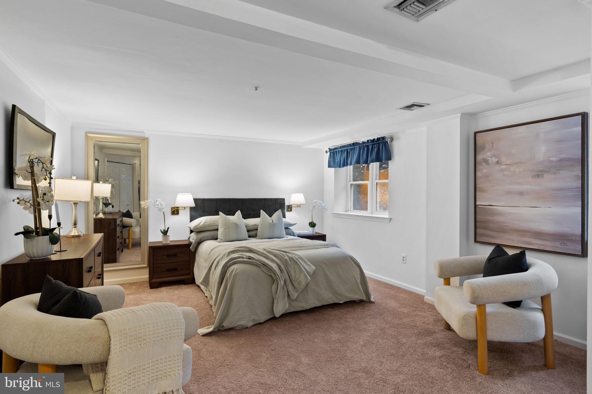 CHURCHILL COURT - Residential