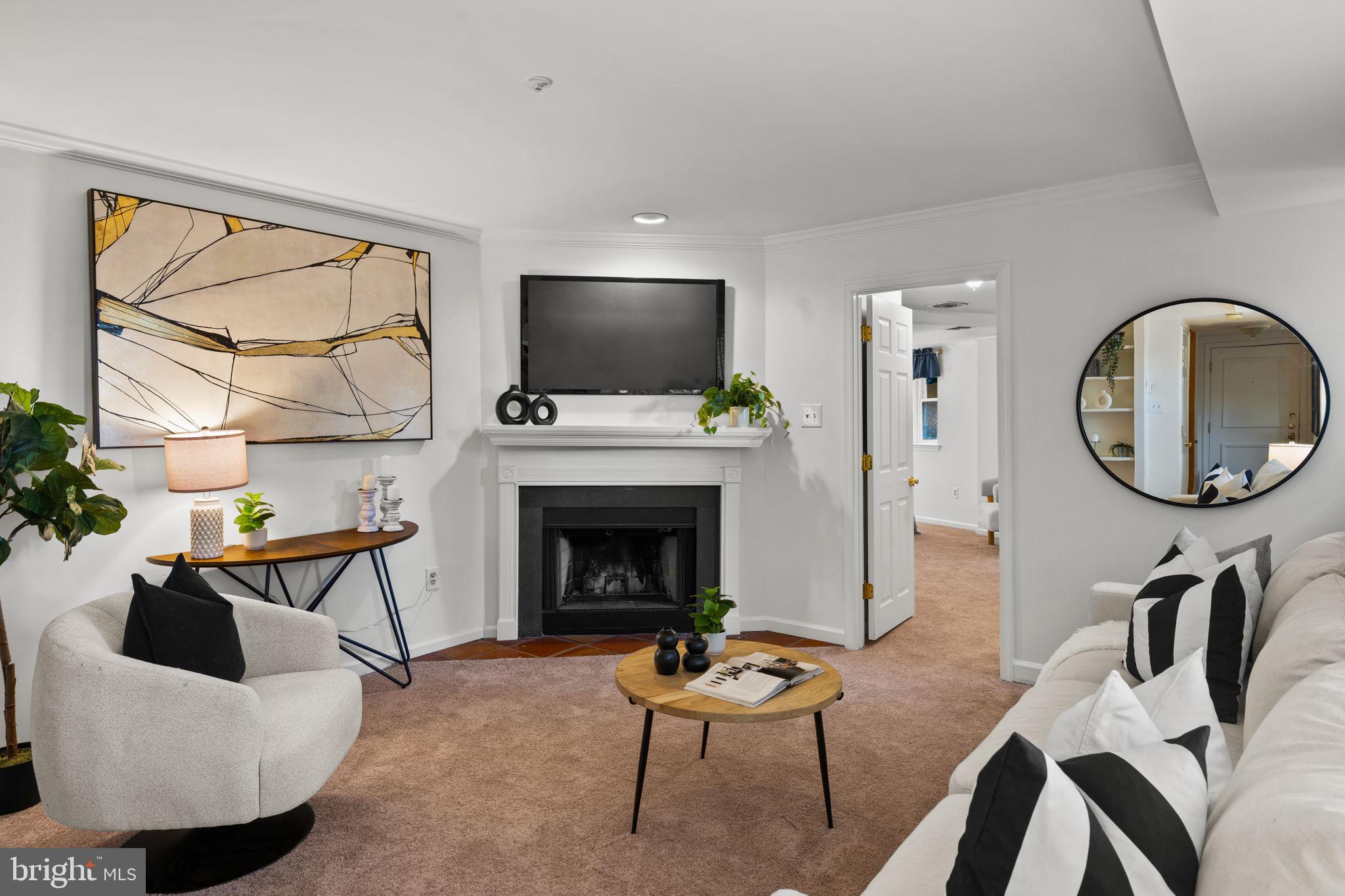 CHURCHILL COURT - Residential