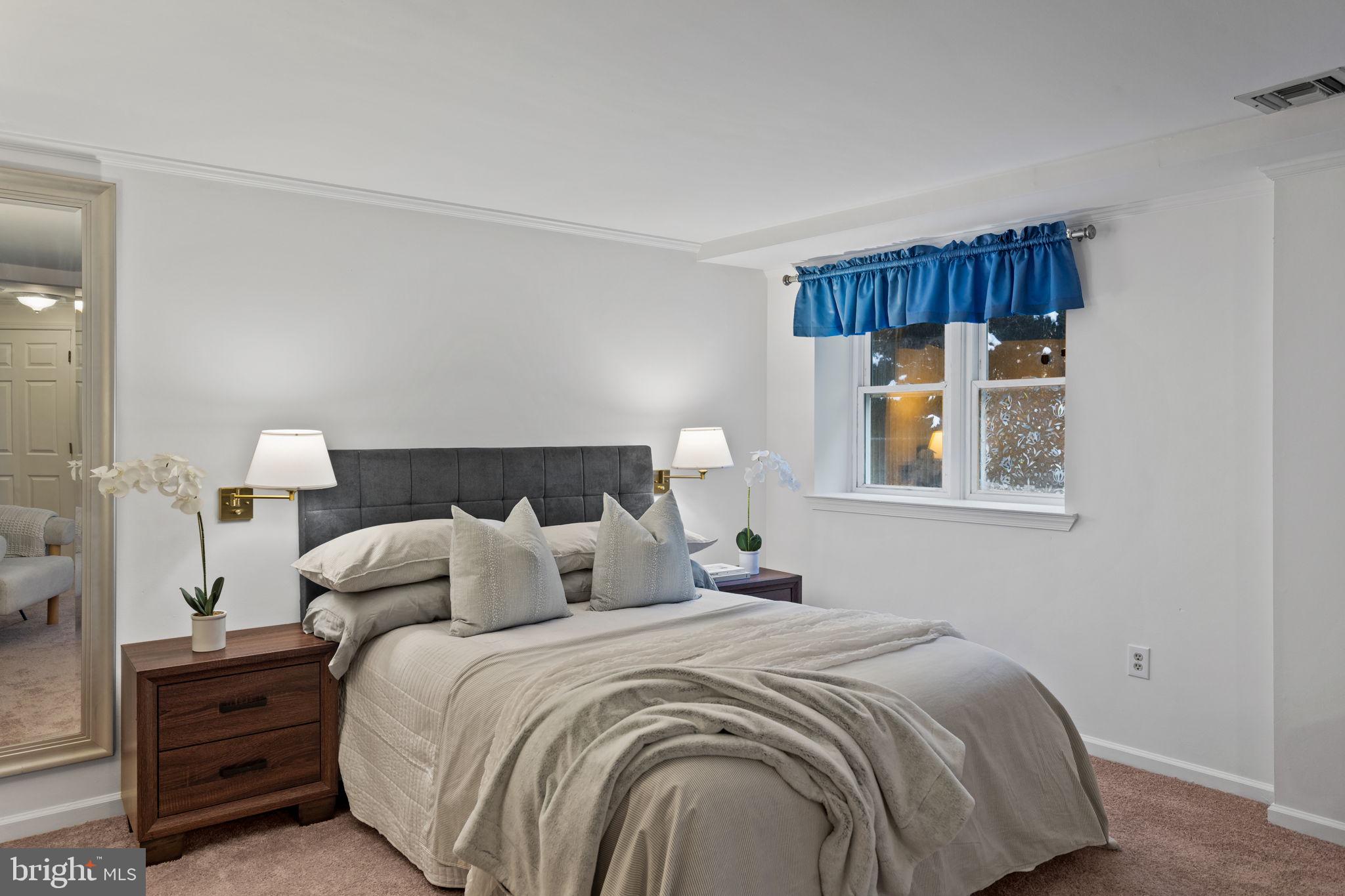 CHURCHILL COURT - Residential