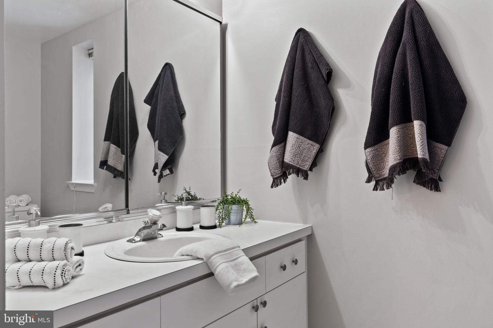 CHURCHILL COURT - Residential