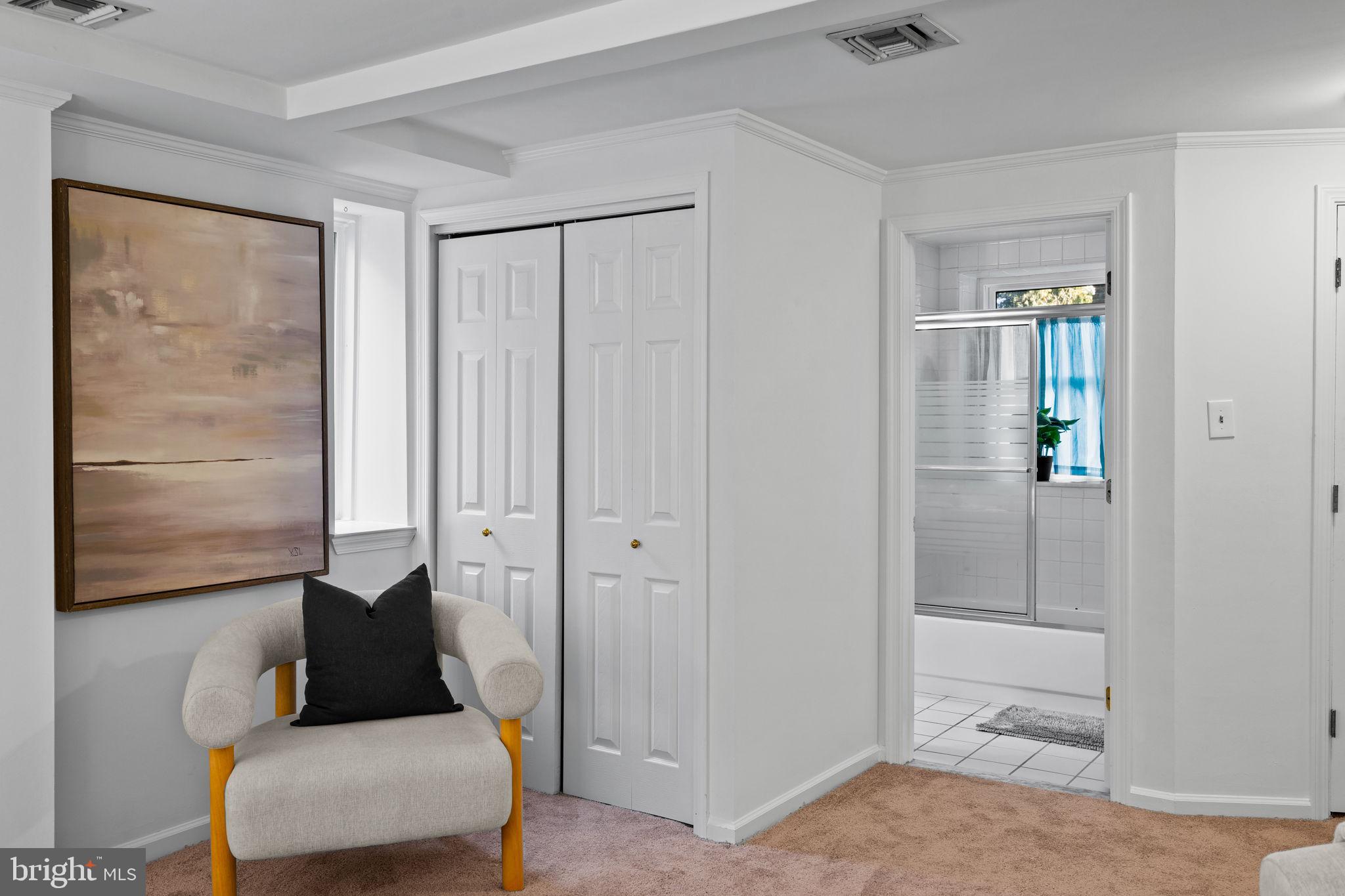 CHURCHILL COURT - Residential