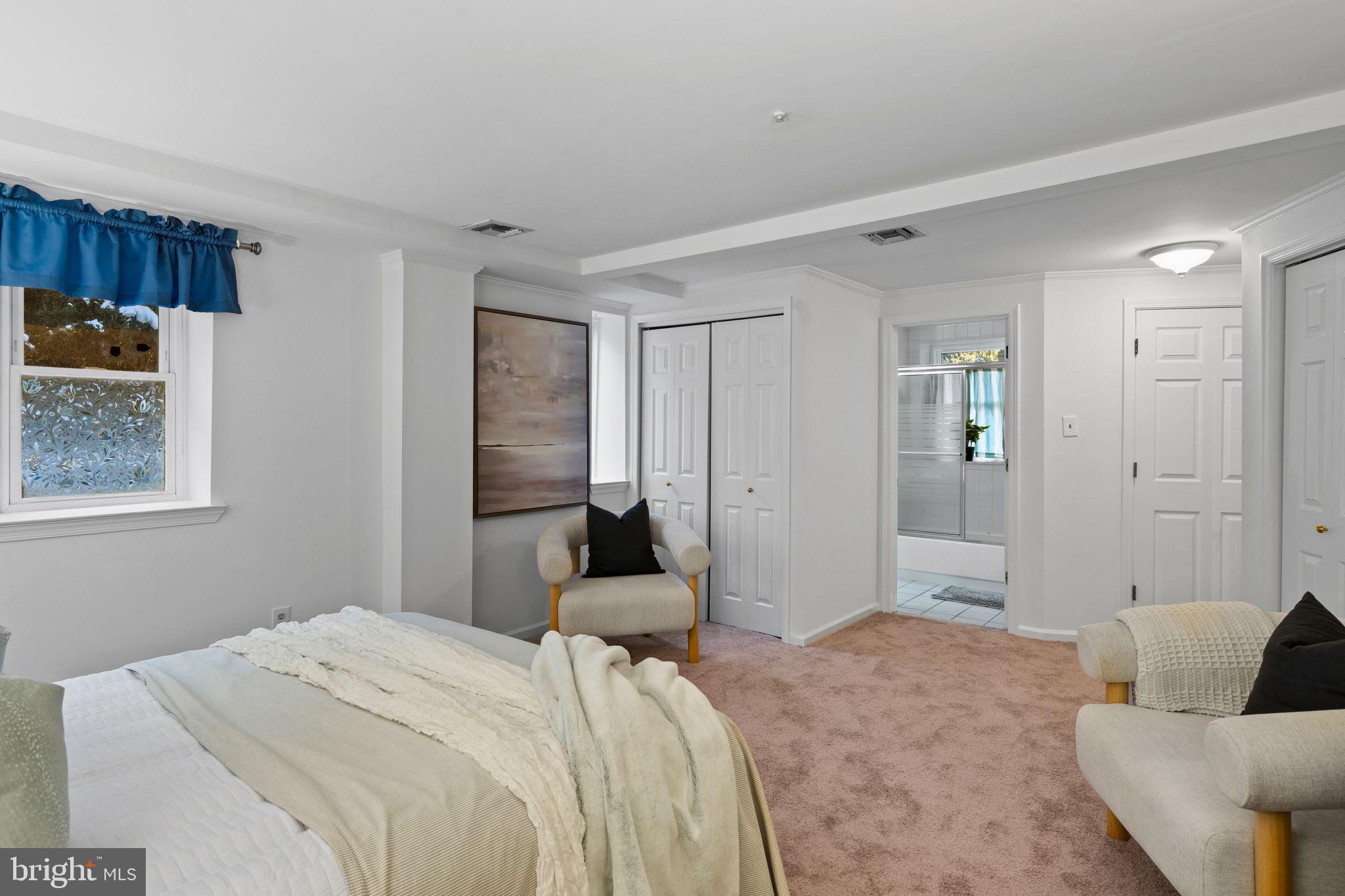 CHURCHILL COURT - Residential