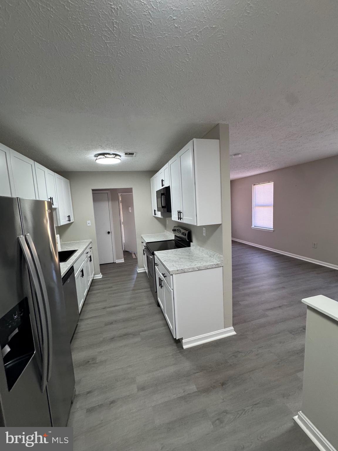 HUNTINGTON NEIGHBORHOOD - Residential Lease