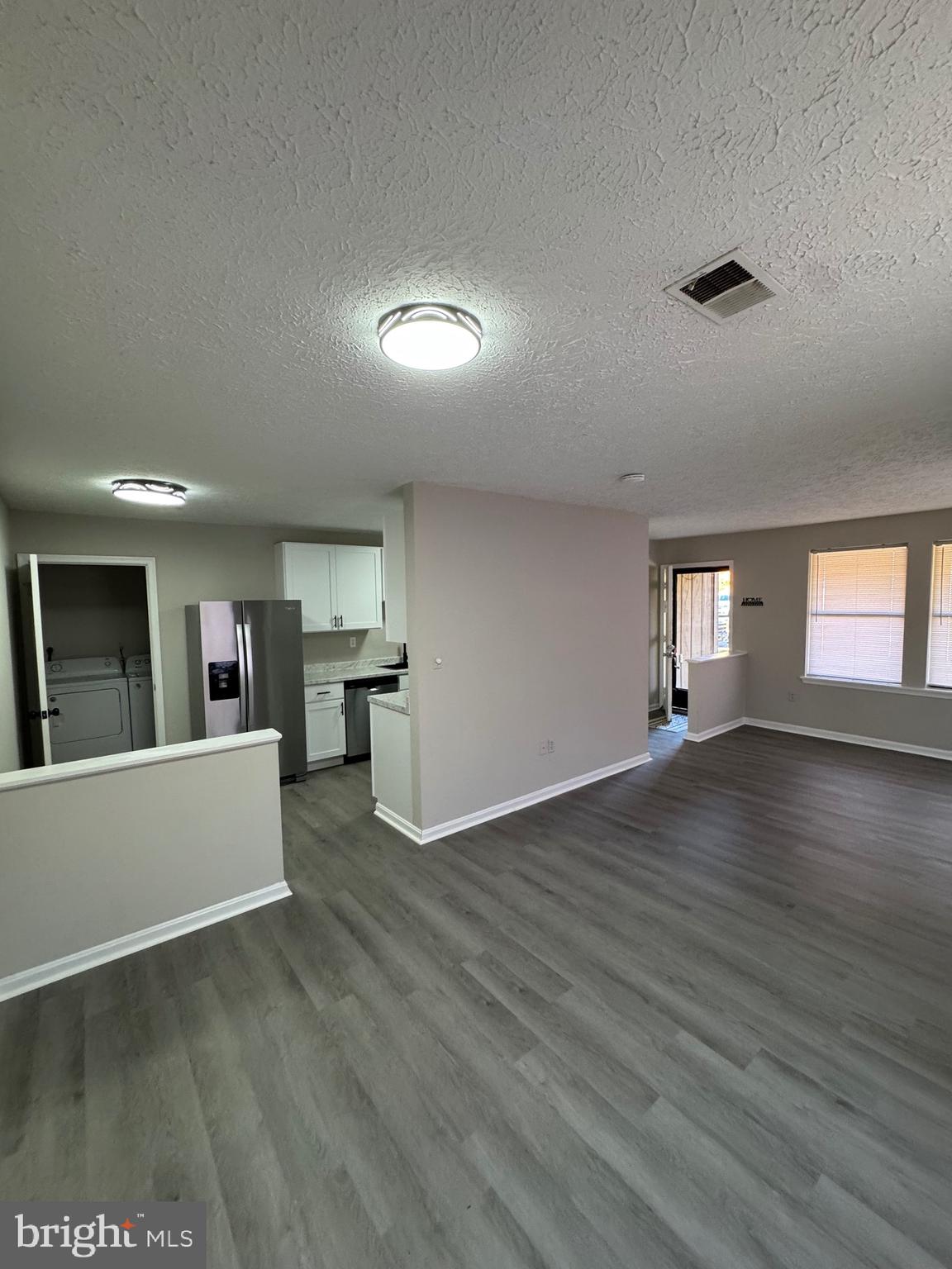 HUNTINGTON NEIGHBORHOOD - Residential Lease