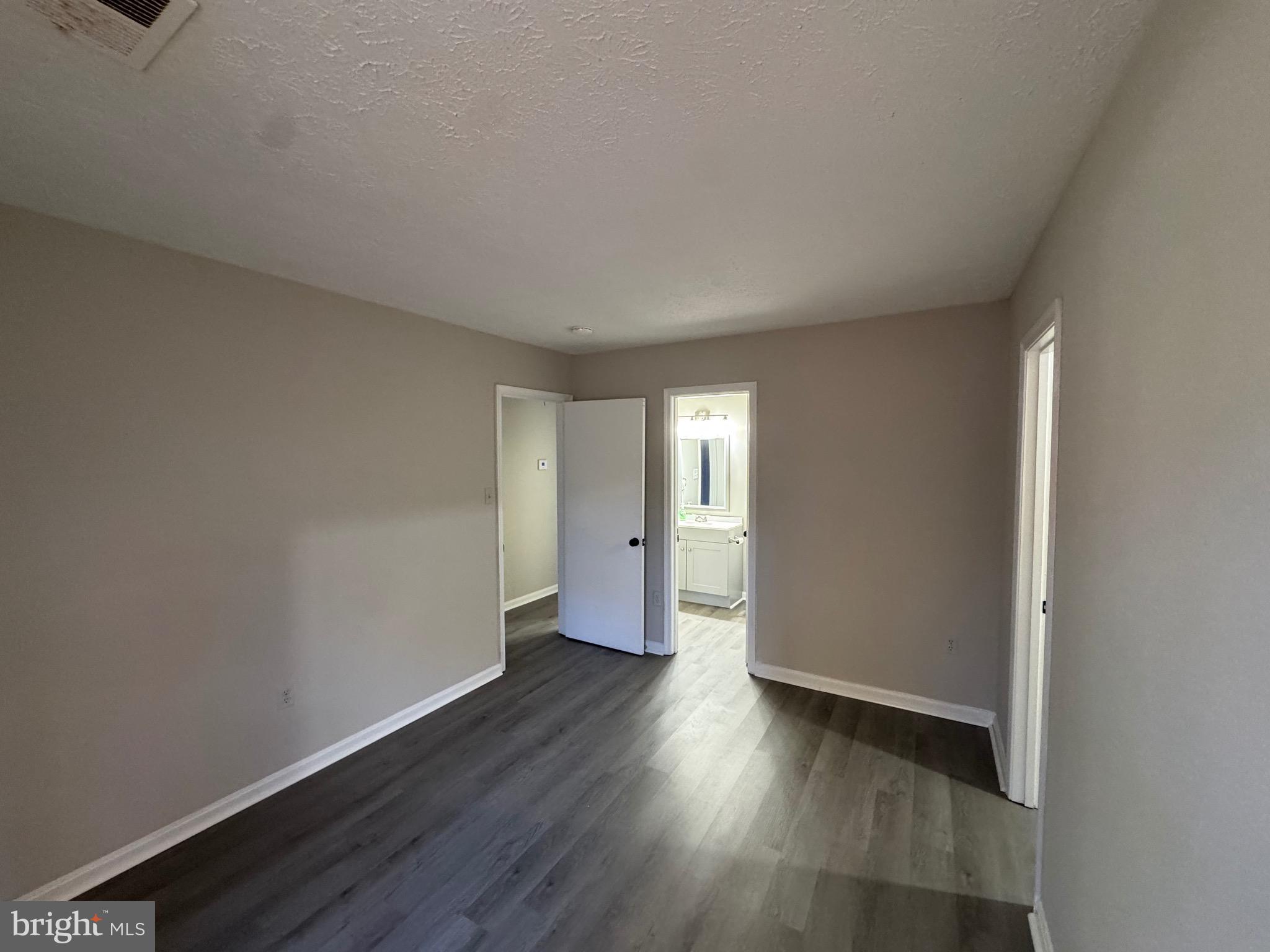 HUNTINGTON NEIGHBORHOOD - Residential Lease