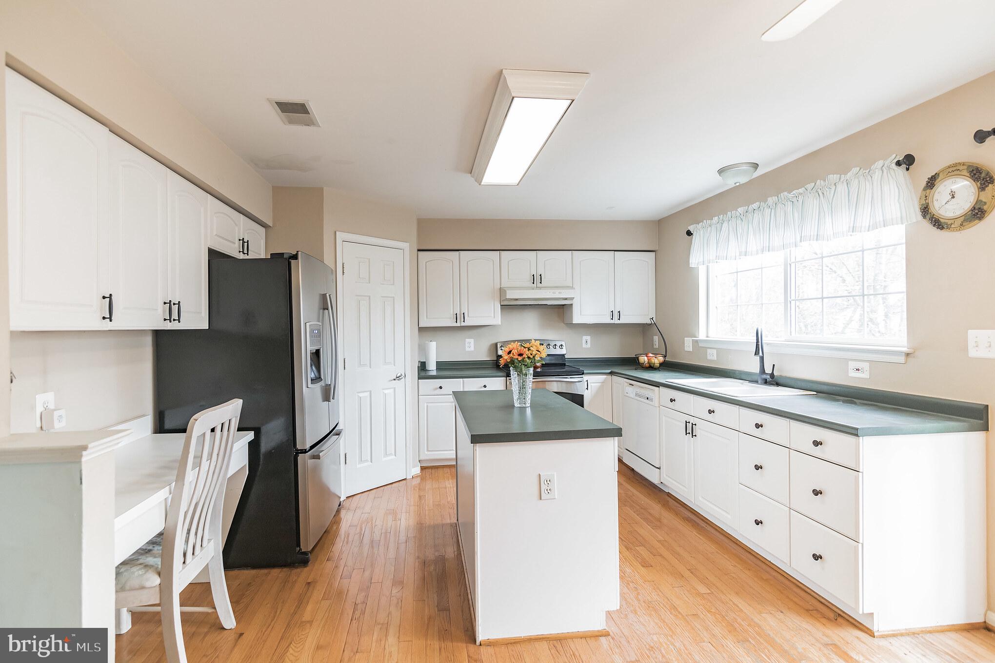 RIDGEFIELD VILLAGE - Residential