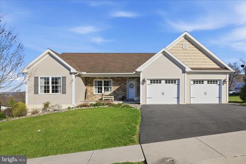 Homes For Sale - 68 Gentle Drive<br/> Lancaster County, EAST EARL, PA 17519