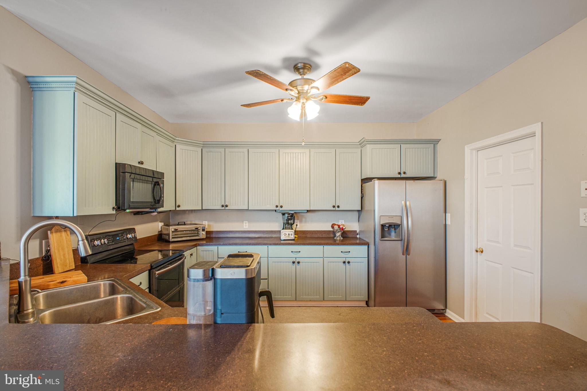 6330 LITTLE ACRES LANE