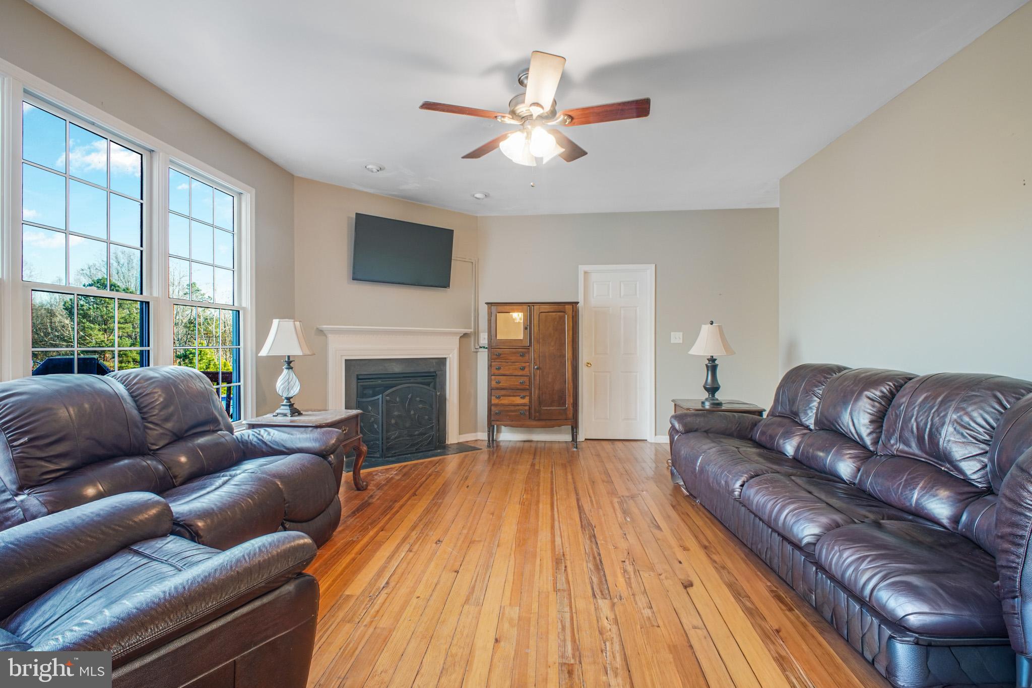 6330 LITTLE ACRES LANE