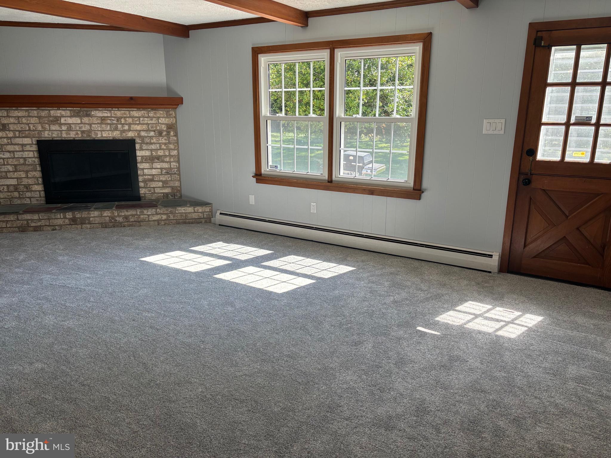 COUNTRY CLUB ESTATES - Residential Lease