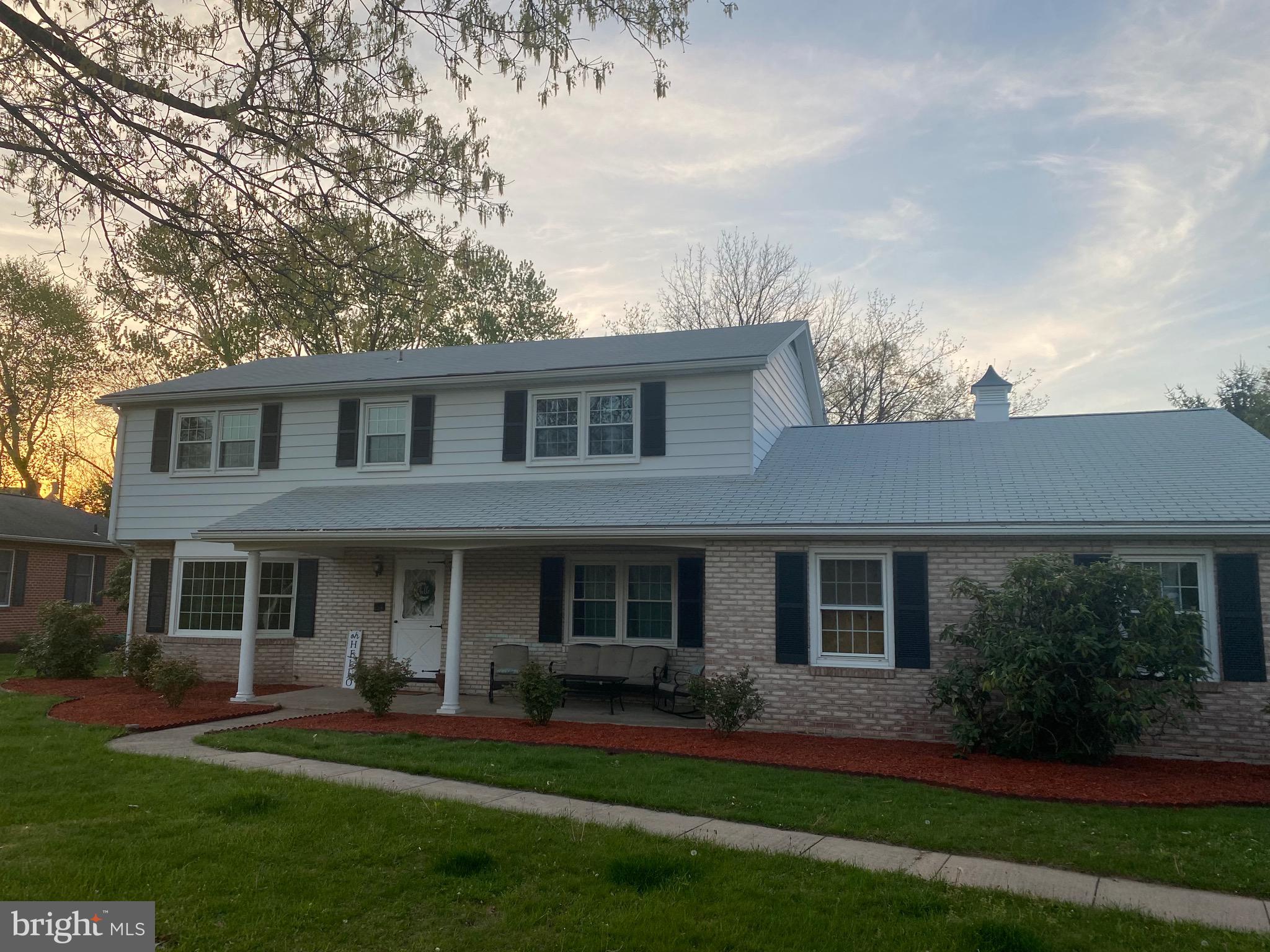 COUNTRY CLUB ESTATES - Residential Lease