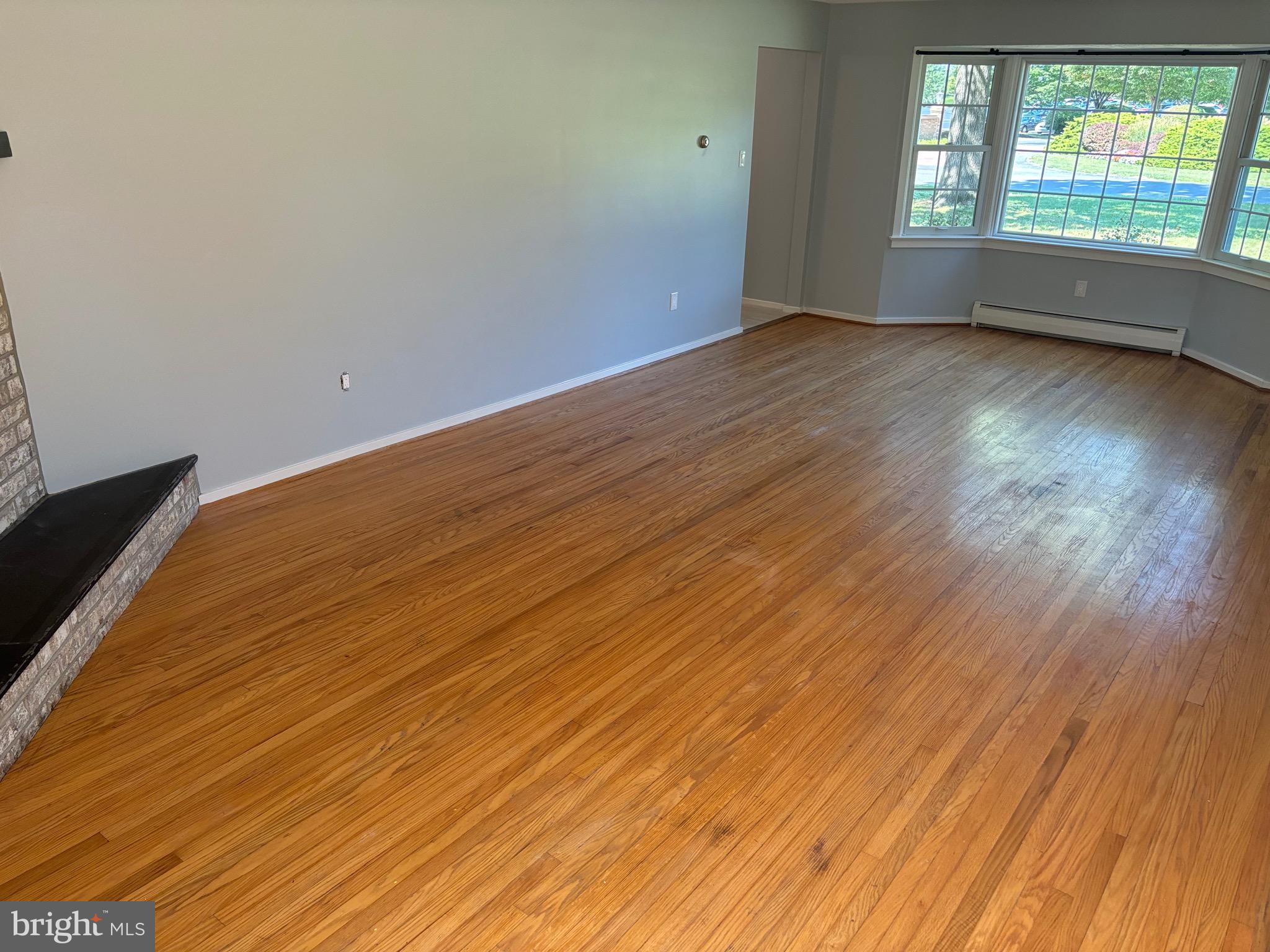 COUNTRY CLUB ESTATES - Residential Lease