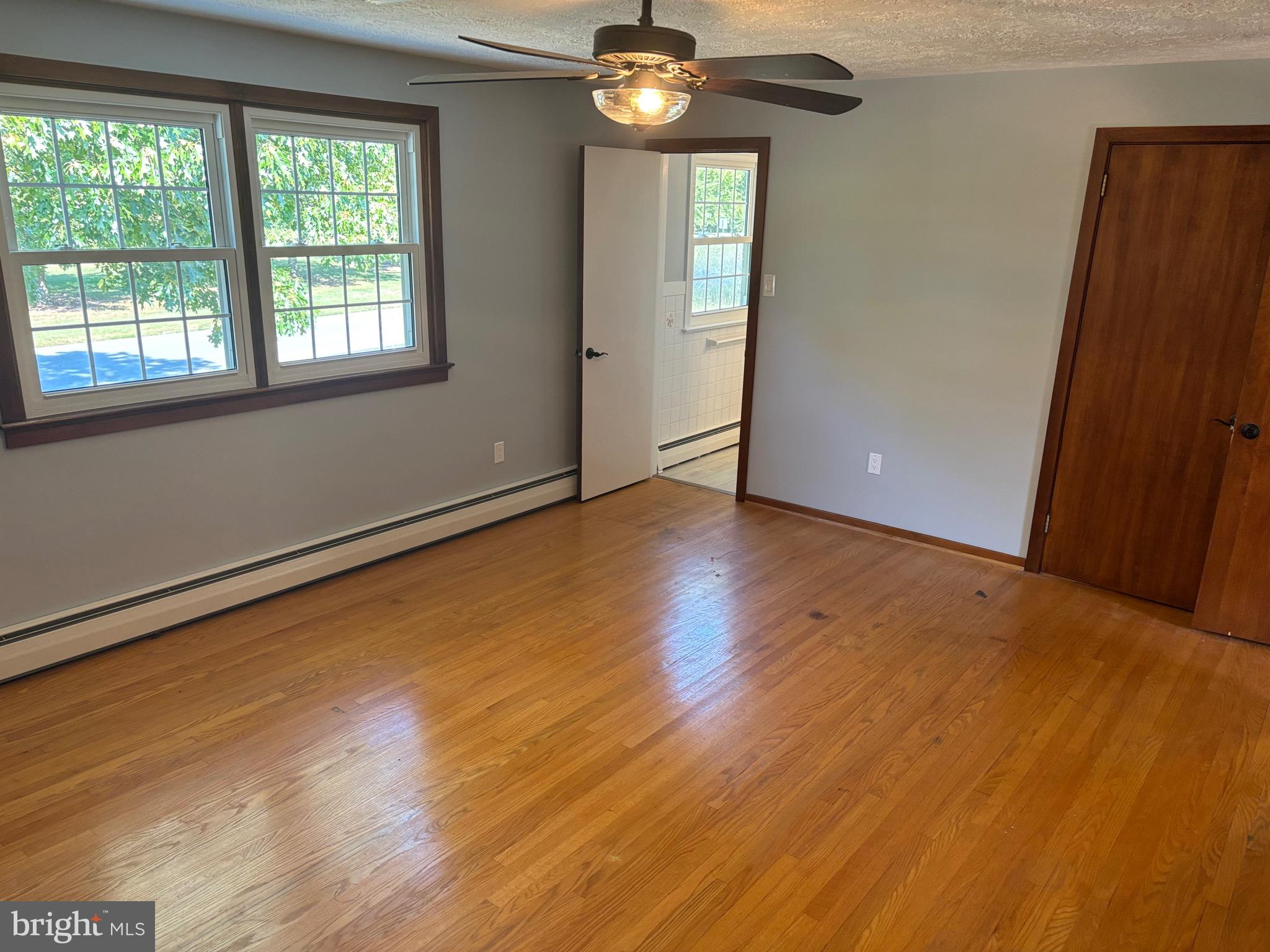 COUNTRY CLUB ESTATES - Residential Lease