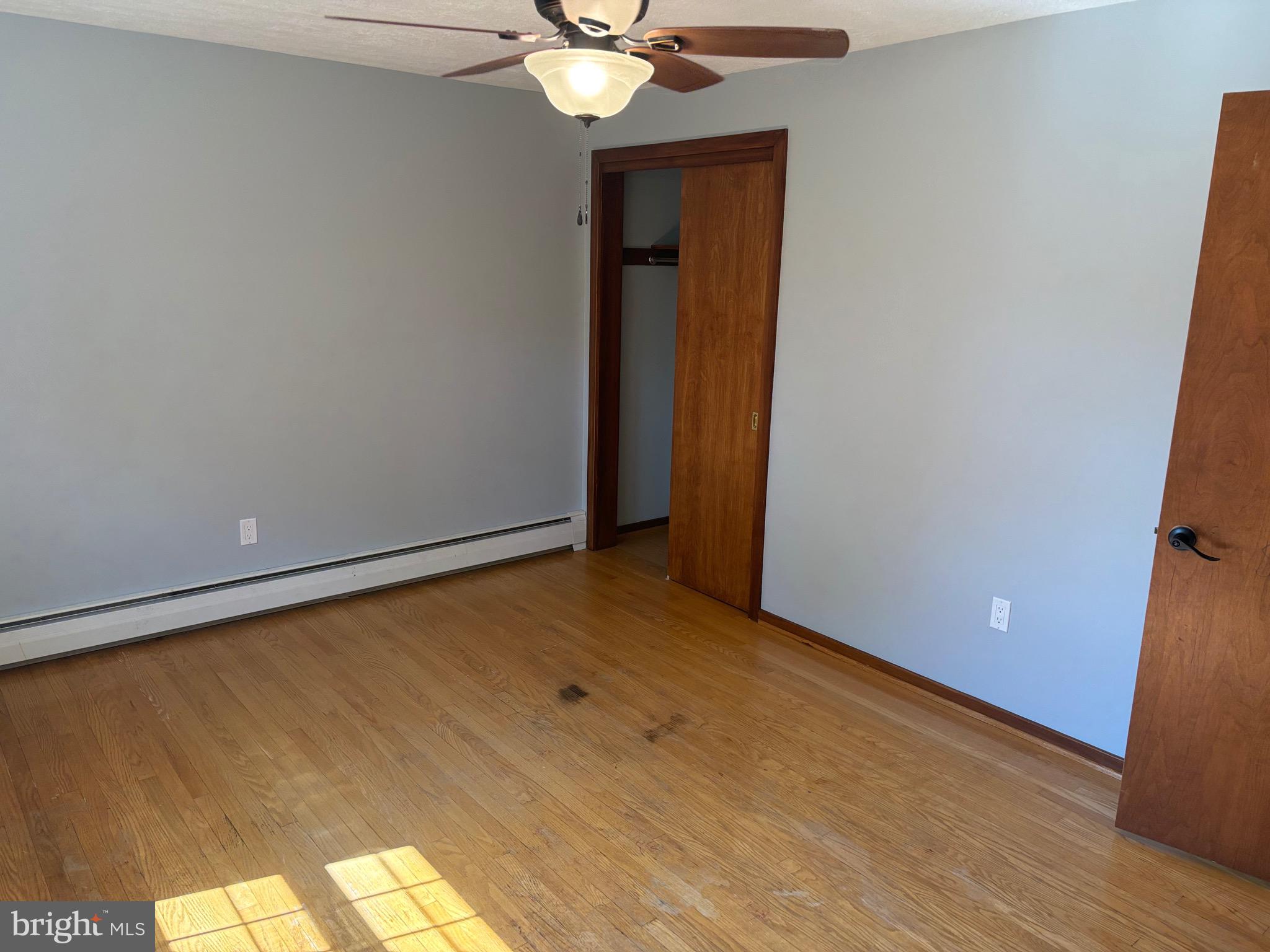 COUNTRY CLUB ESTATES - Residential Lease