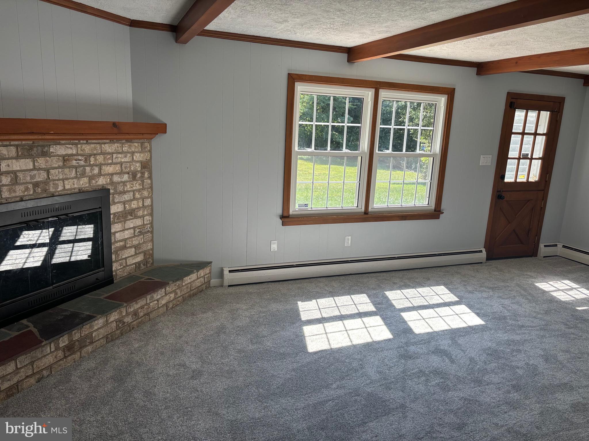 COUNTRY CLUB ESTATES - Residential Lease