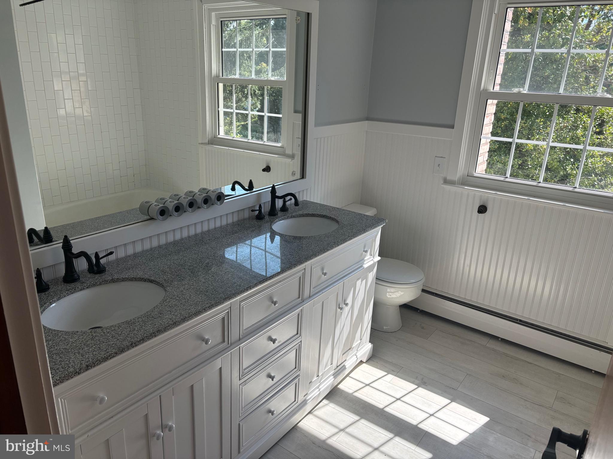 COUNTRY CLUB ESTATES - Residential Lease