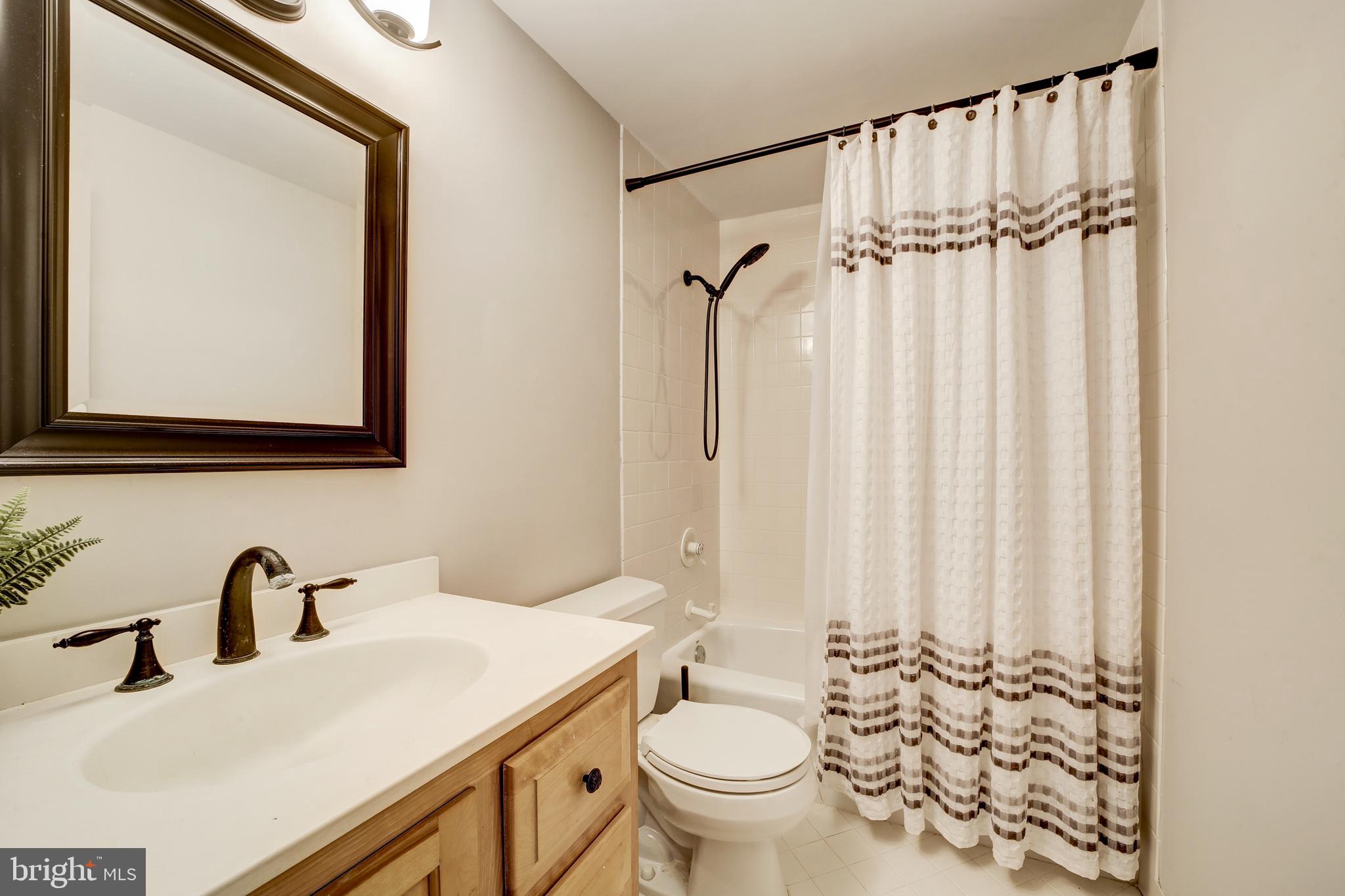 PINEY CREEK ESTATES - Residential Lease