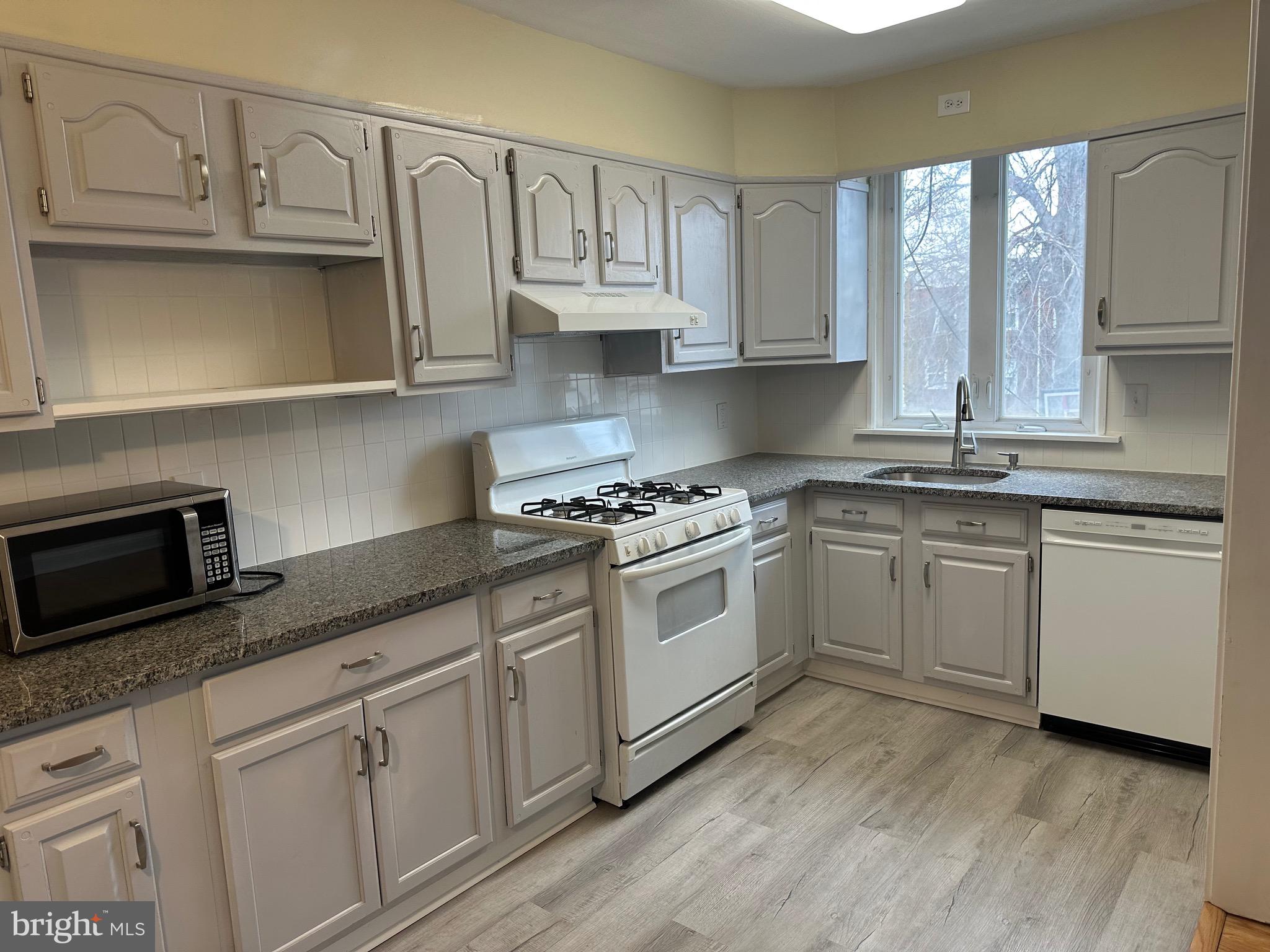 DREXEL GARDENS - Residential Lease