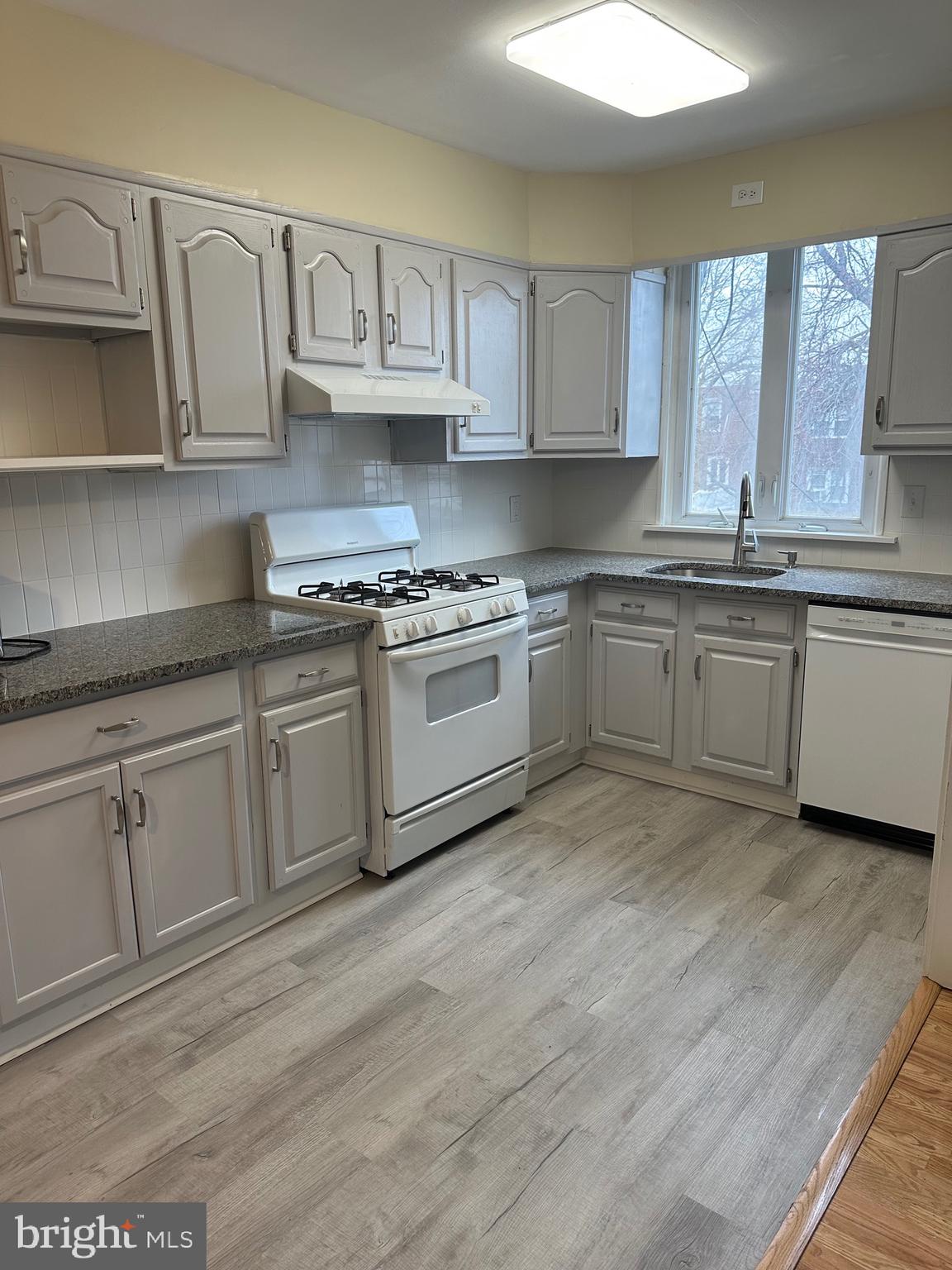 DREXEL GARDENS - Residential Lease