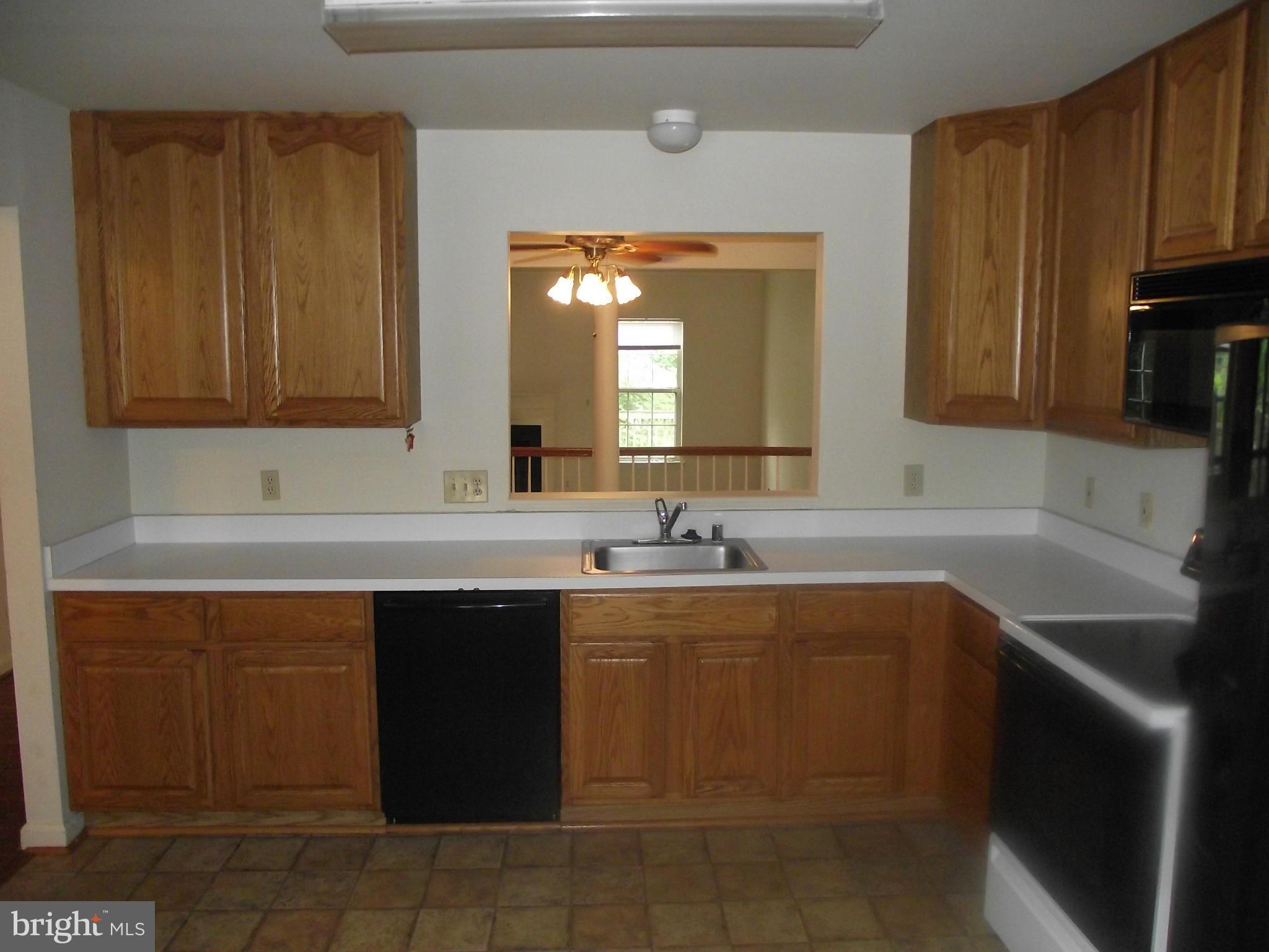 HAMPTON OAKS - Residential Lease