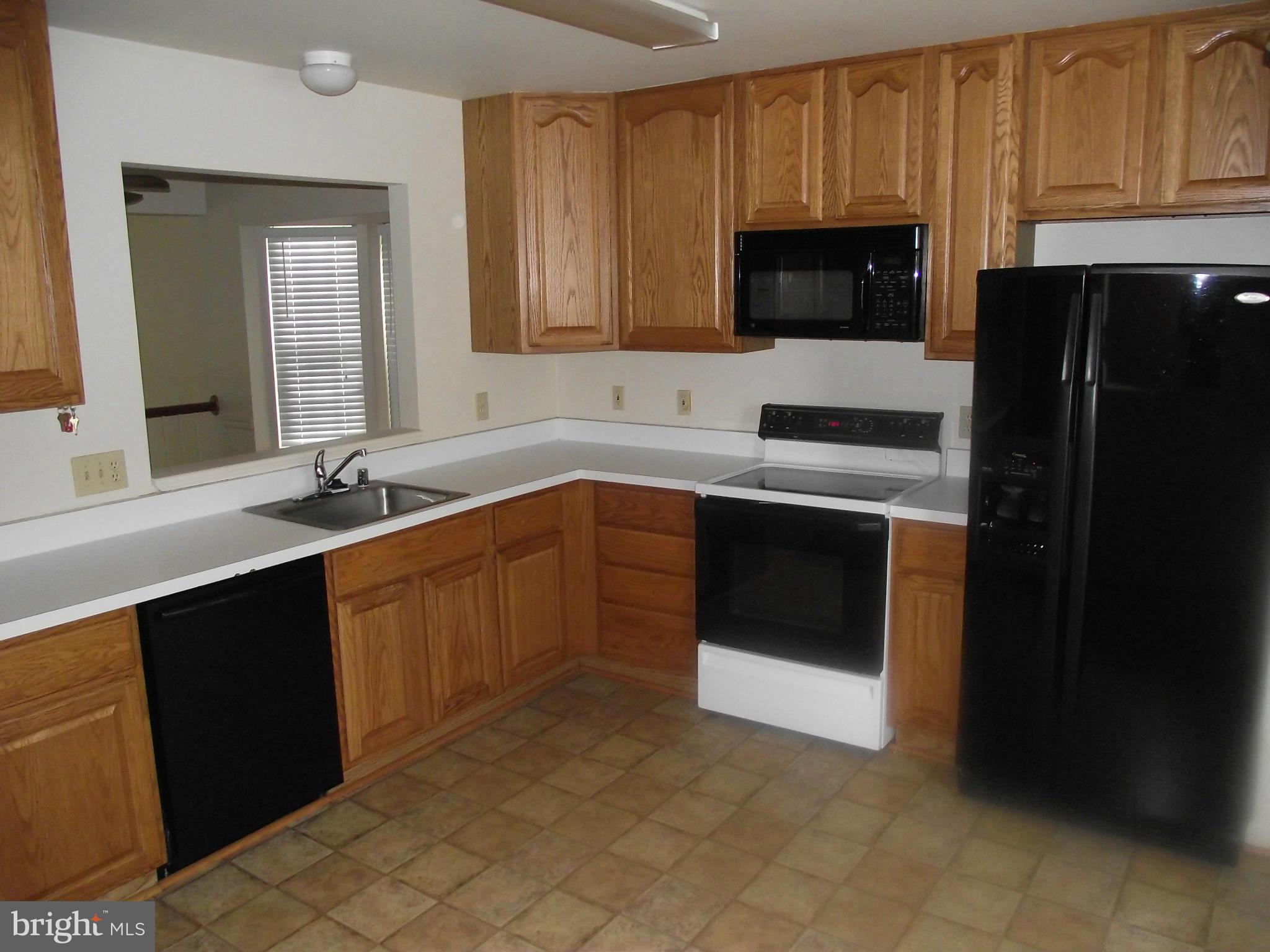 HAMPTON OAKS - Residential Lease