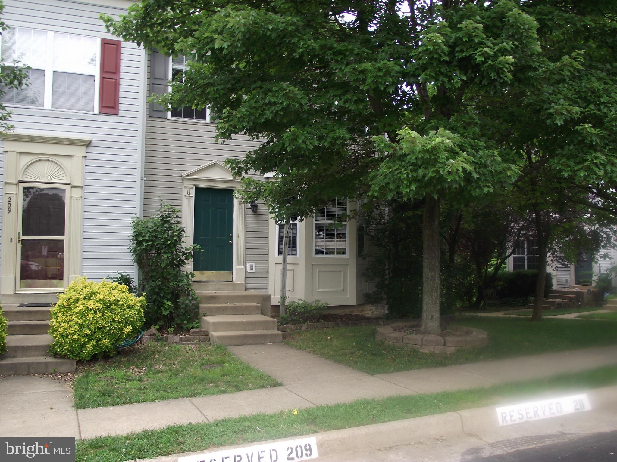 HAMPTON OAKS - Residential Lease