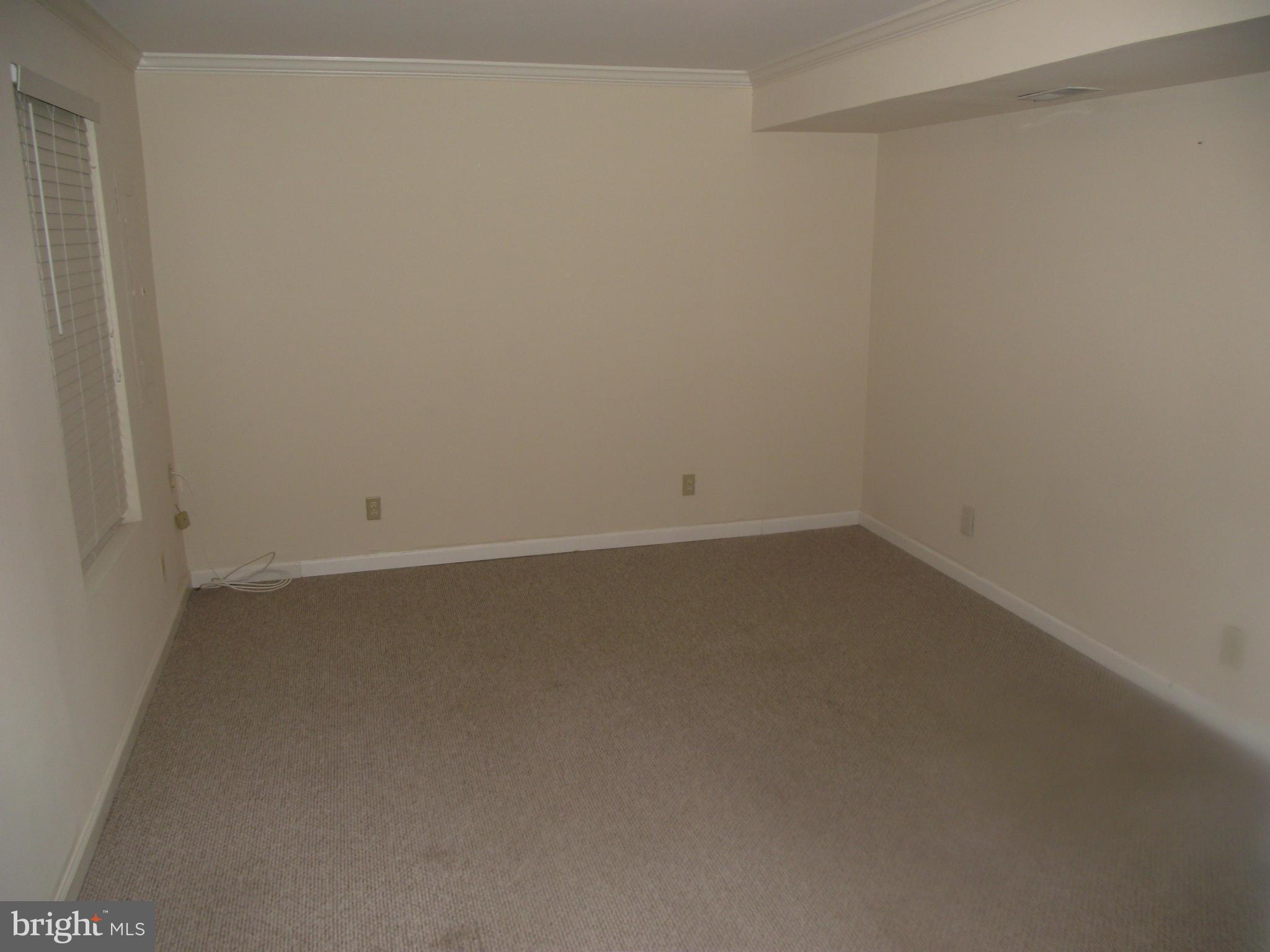HAMPTON OAKS - Residential Lease