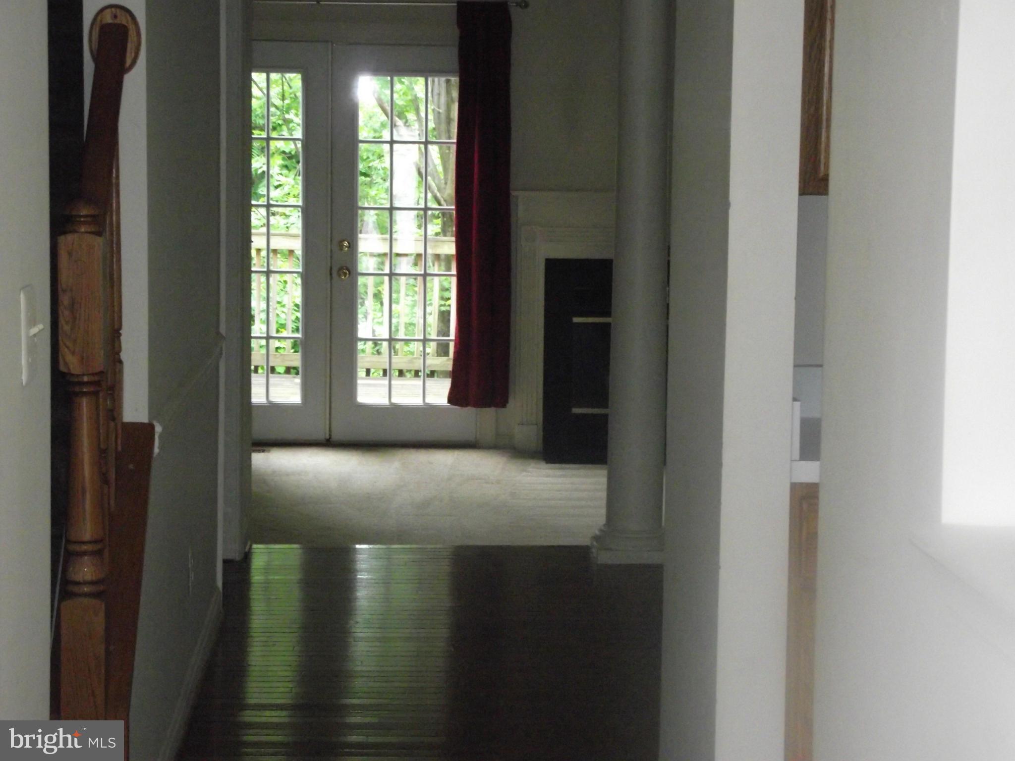 HAMPTON OAKS - Residential Lease