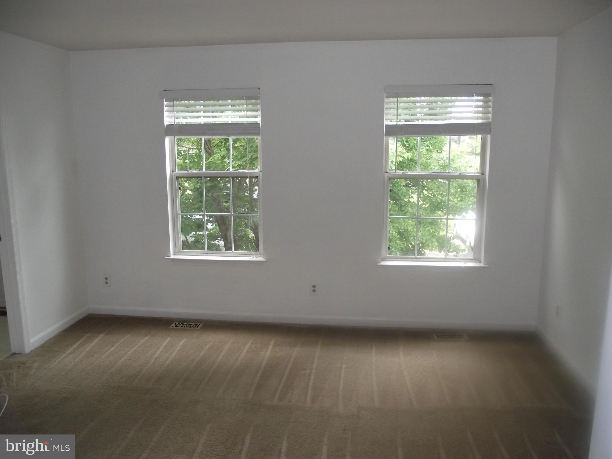 HAMPTON OAKS - Residential Lease