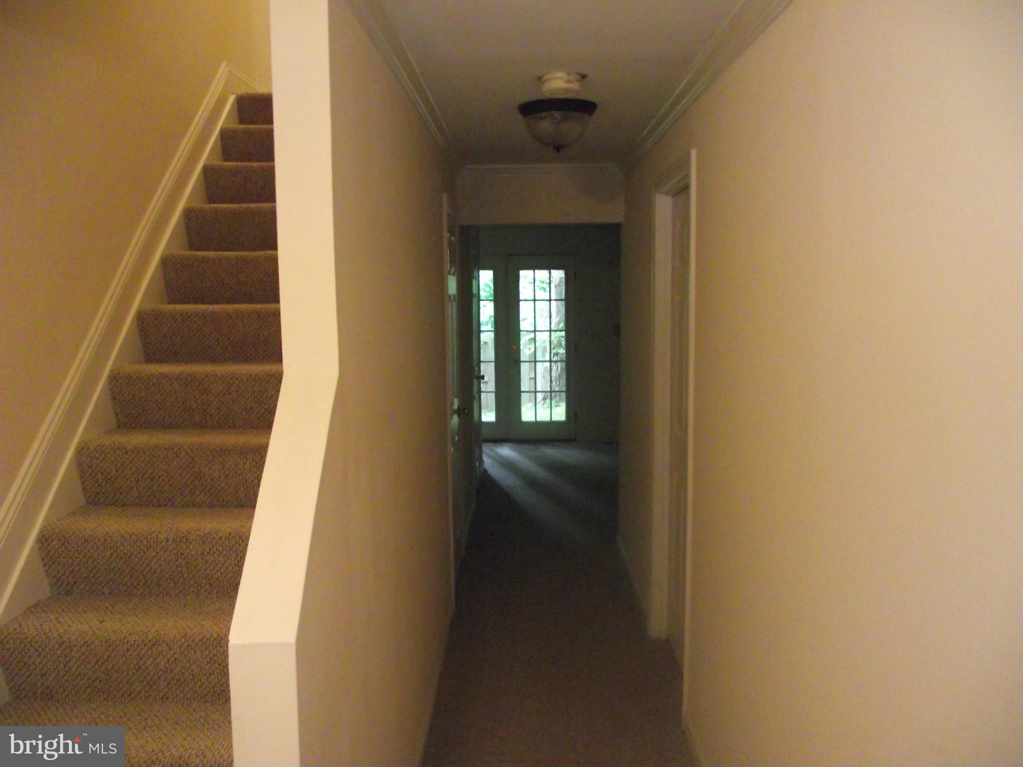 HAMPTON OAKS - Residential Lease