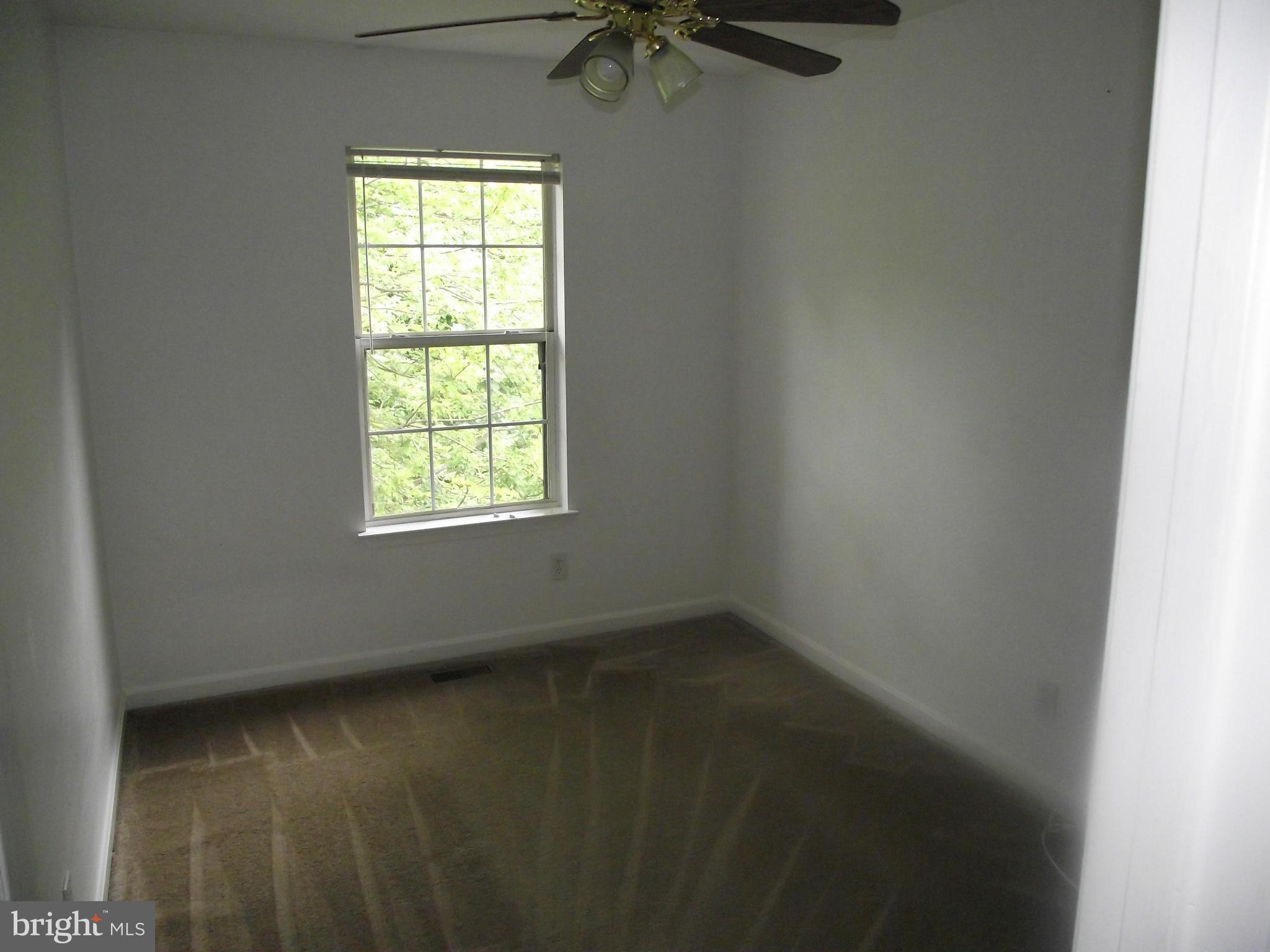 HAMPTON OAKS - Residential Lease