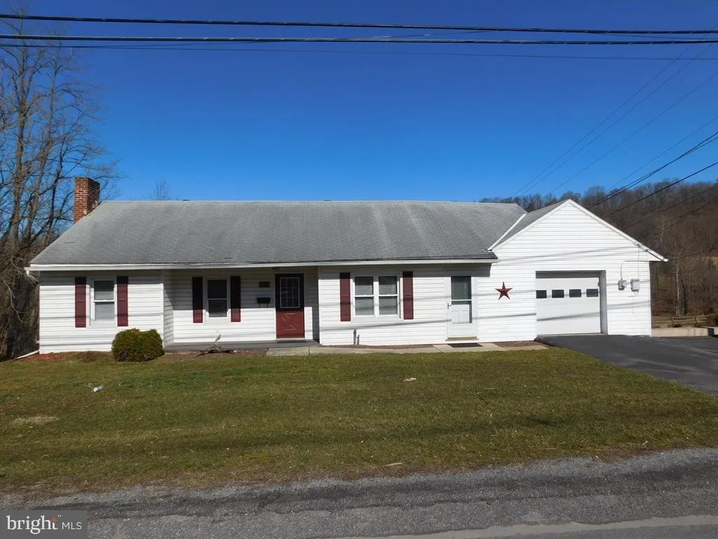 863 E Walnut Street, Lewistown, PA 17044