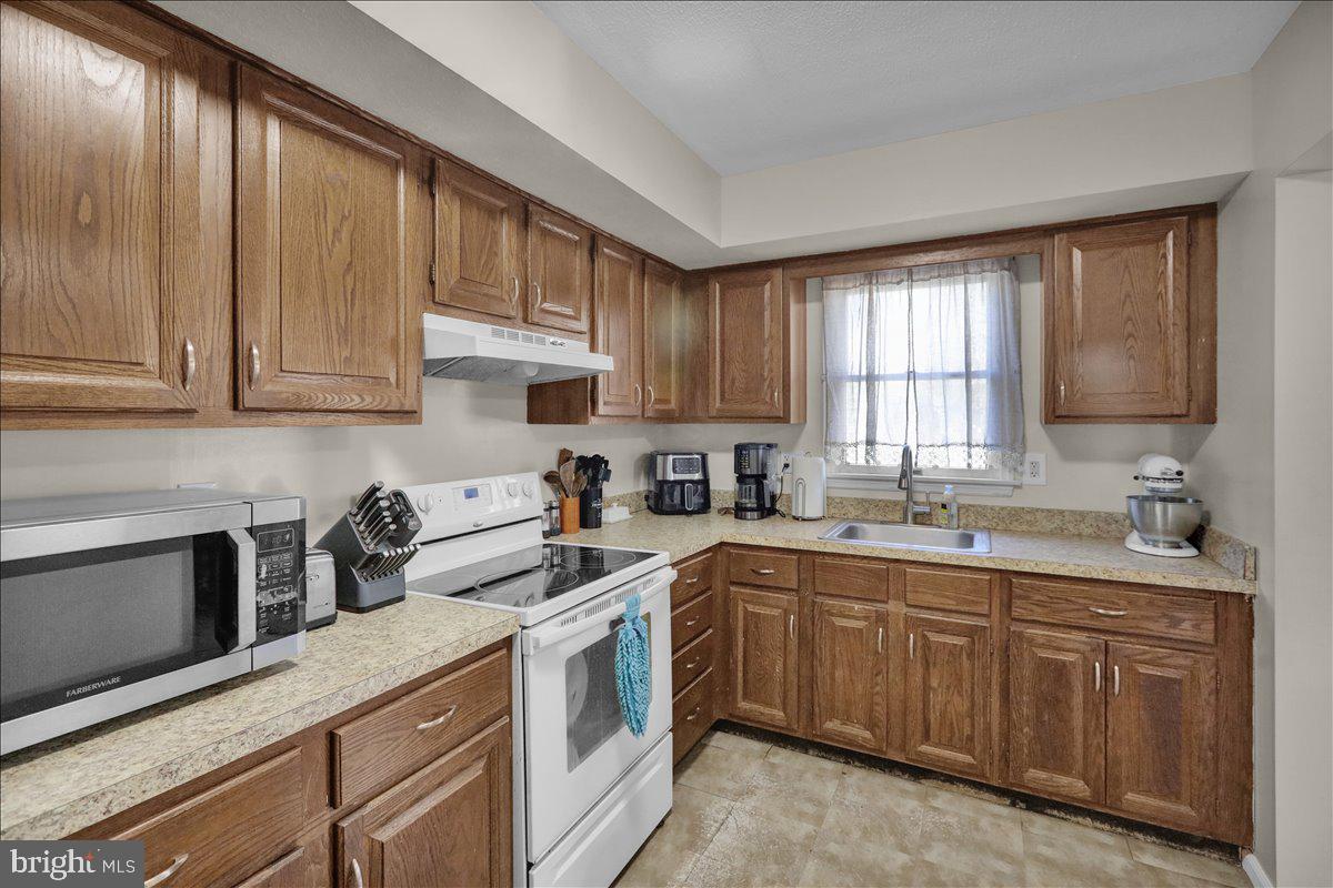 MOHNTON LAWN - Residential