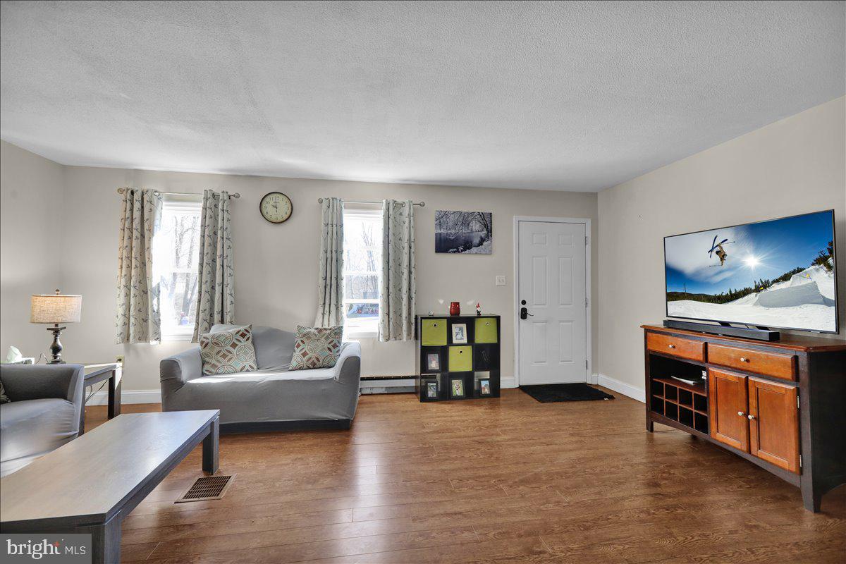 MOHNTON LAWN - Residential