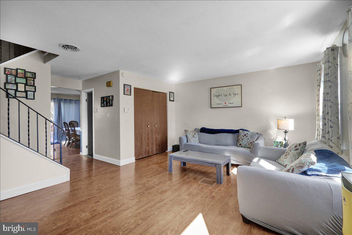 MOHNTON LAWN - Residential