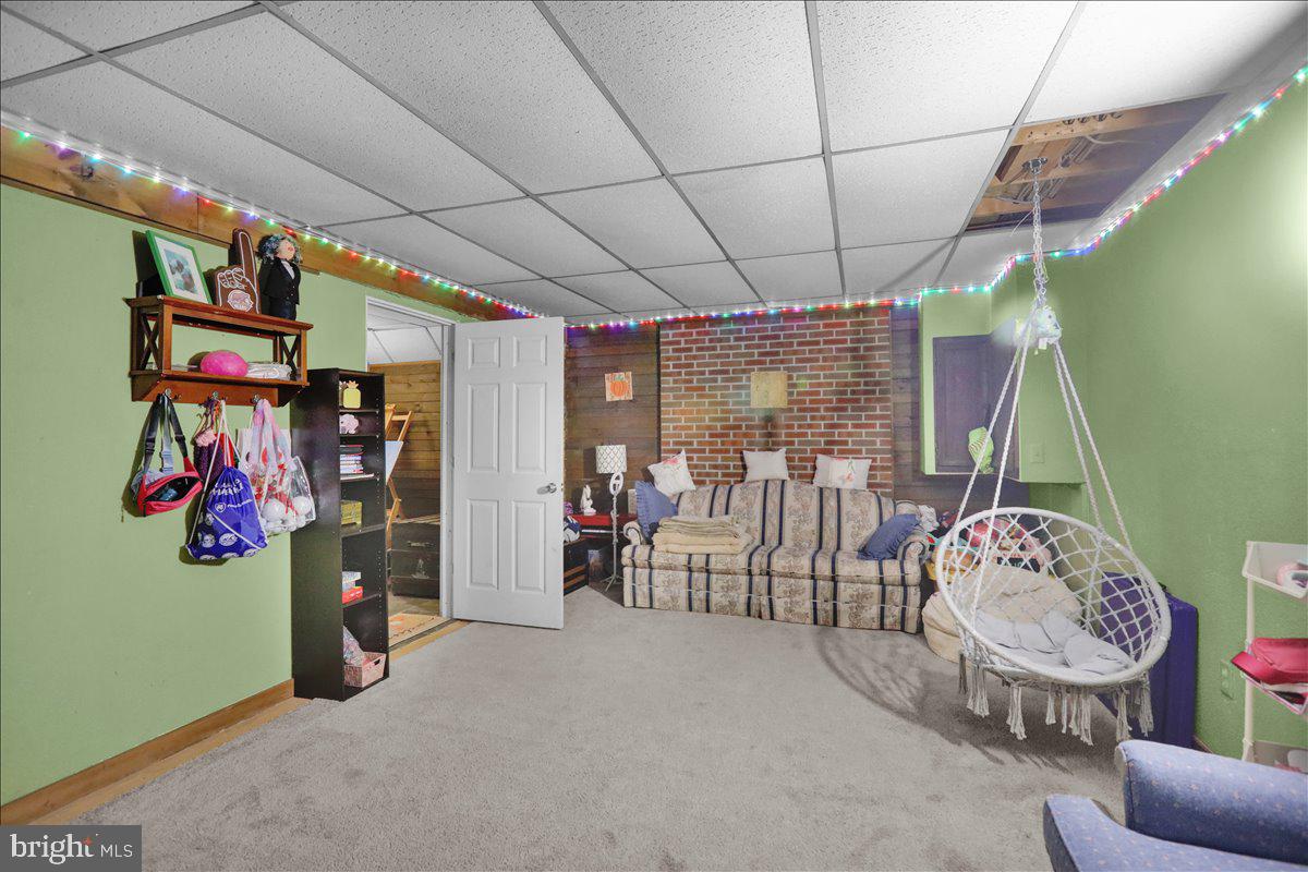 MOHNTON LAWN - Residential