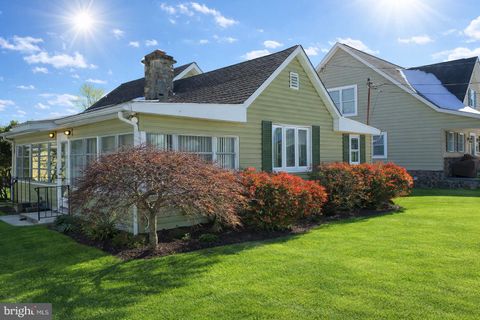 8 MARYLAND AVENUE CHESAPEAKE CITY MD 21915