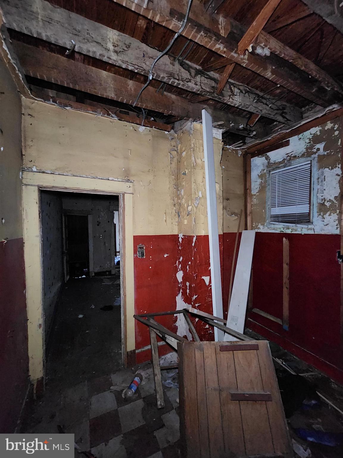 BROADWAY EAST - Residential