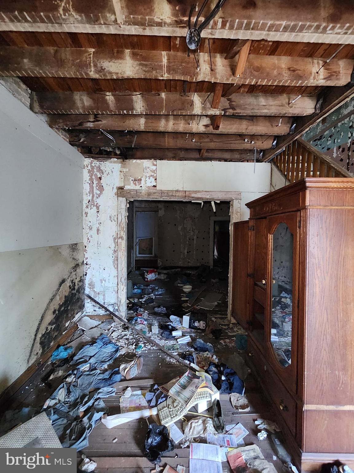 BROADWAY EAST - Residential