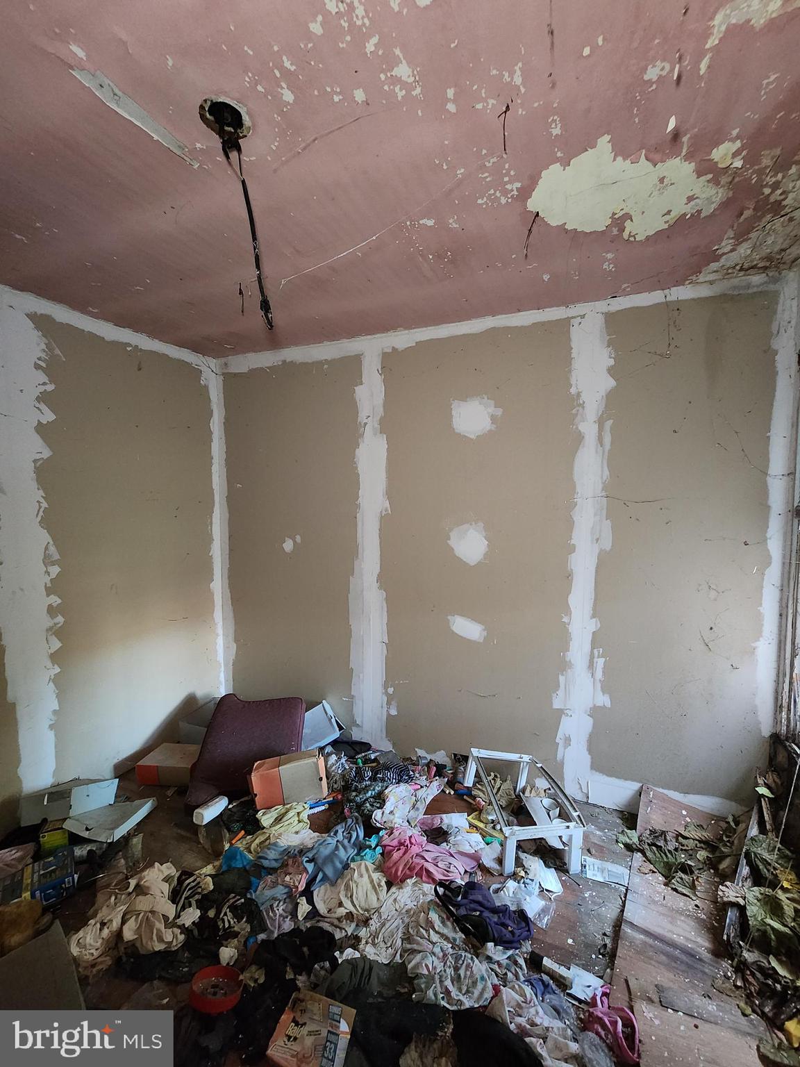 BROADWAY EAST - Residential