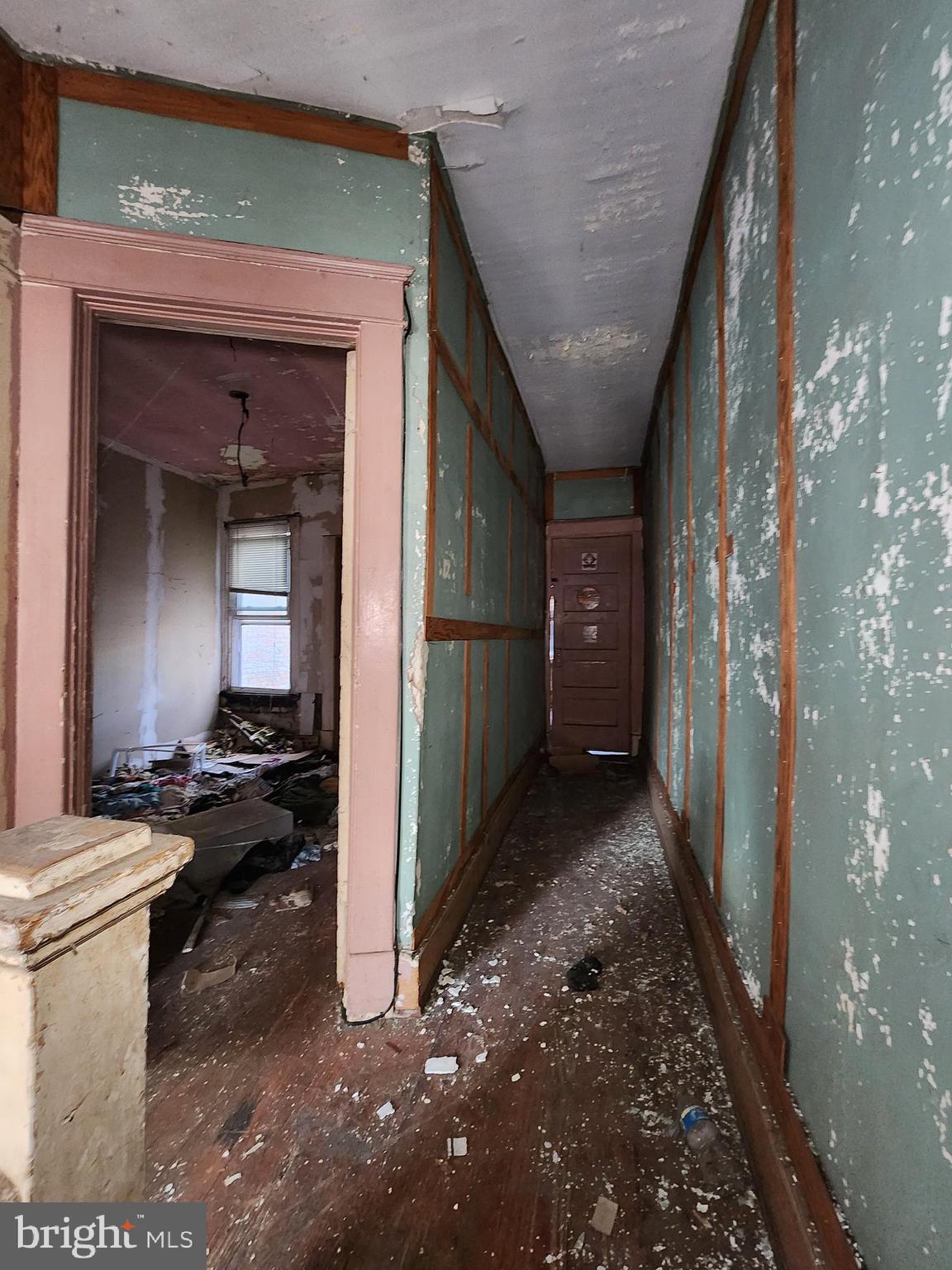 BROADWAY EAST - Residential